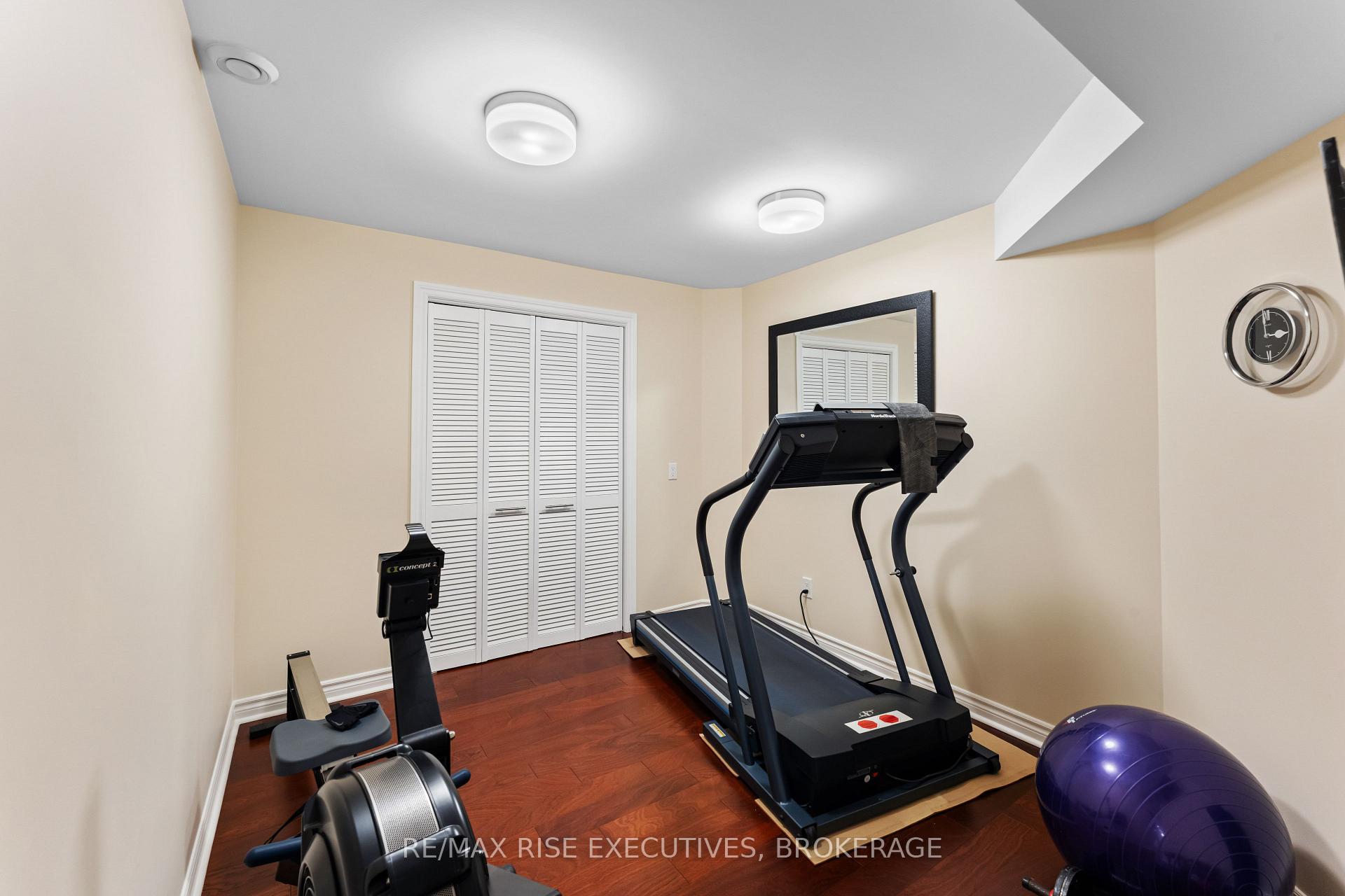 Photo 37 of 56 Fawn Brook Drive, Frontenac, Frontenac South — HOMEH