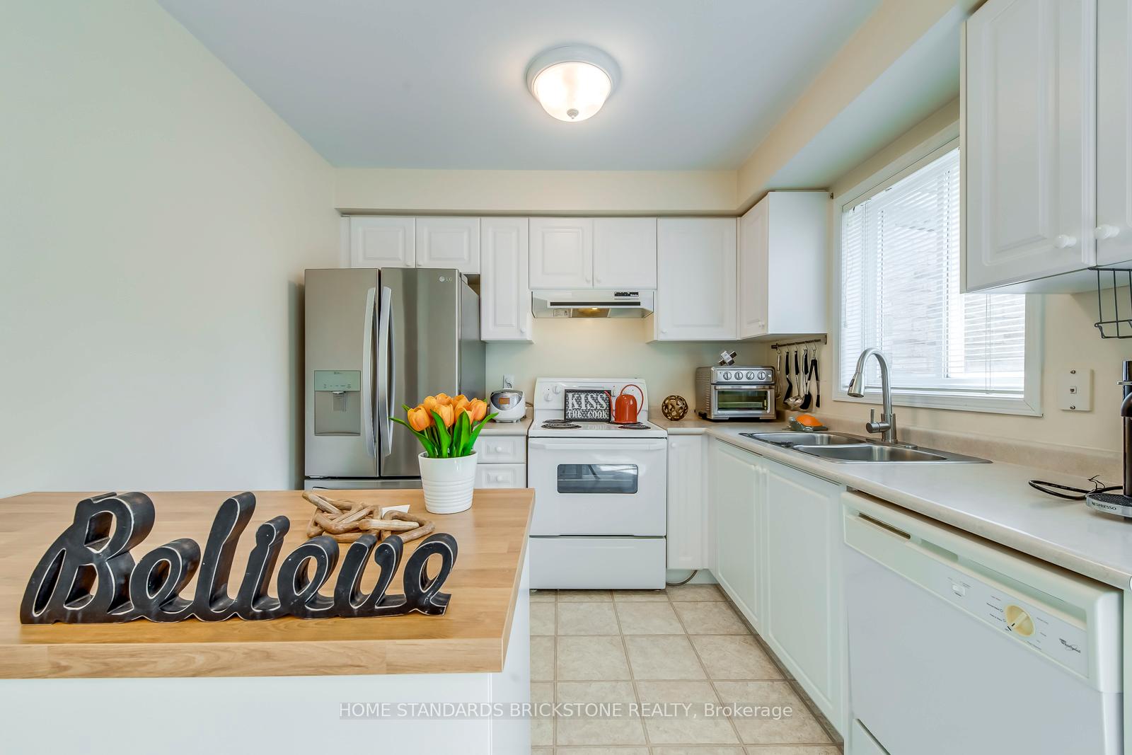 Photo 9 of 36 Trevino Circle, Barrie, 400 North — HOMEH