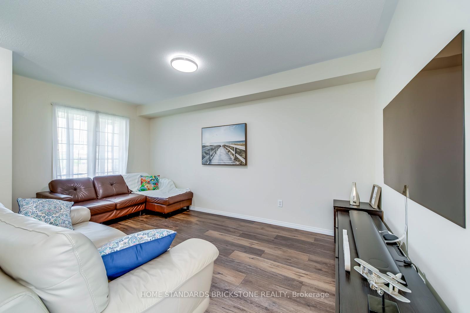 Photo 7 of 36 Trevino Circle, Barrie, 400 North — HOMEH