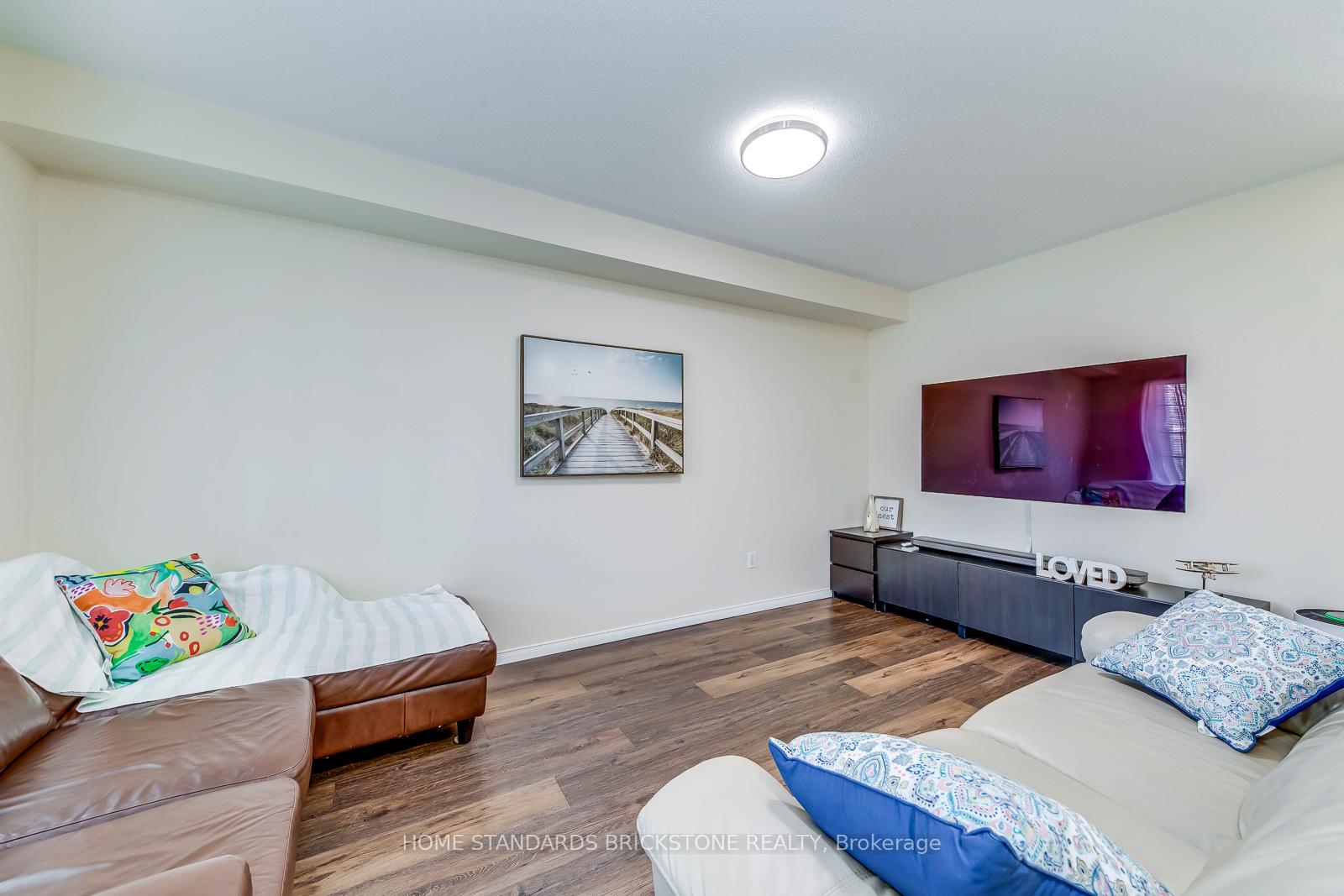 Photo 10 of 36 Trevino Circle, Barrie, 400 North — HOMEH