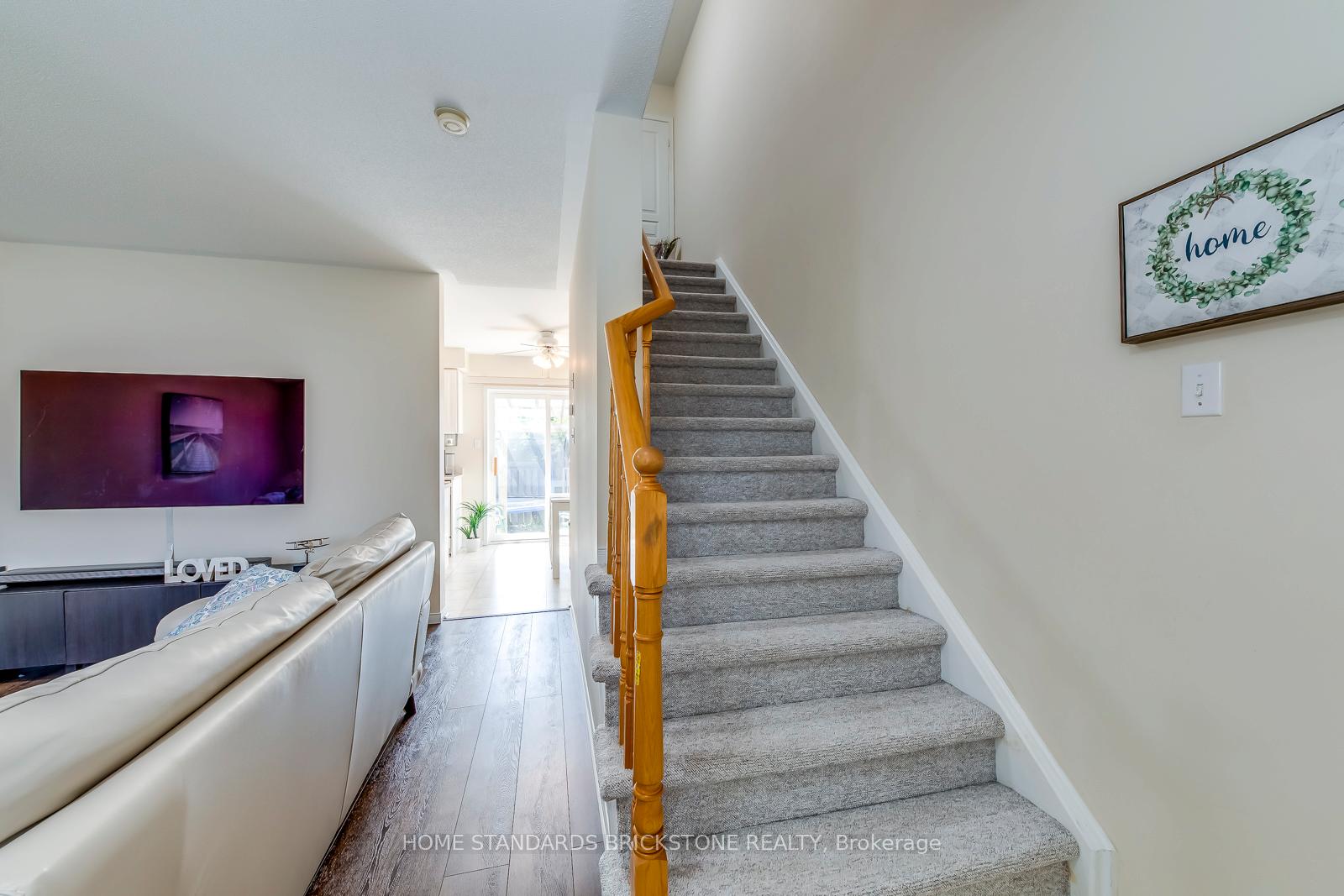 Photo 12 of 36 Trevino Circle, Barrie, 400 North — HOMEH