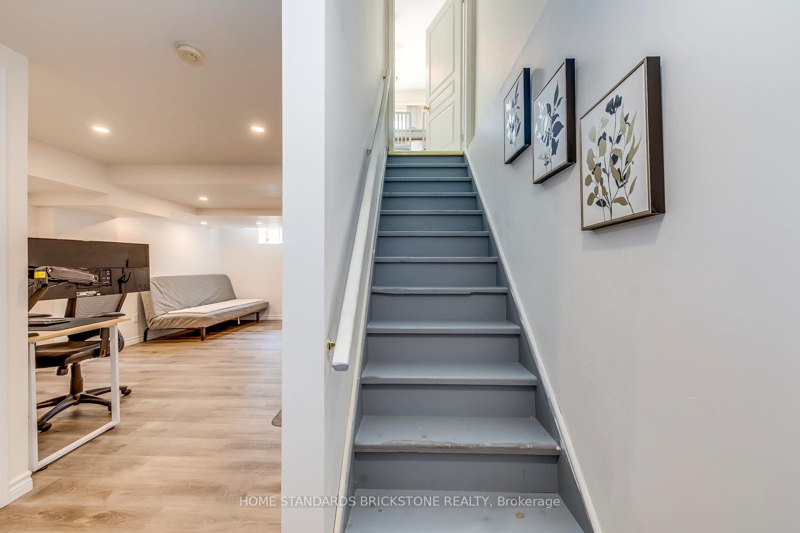 Photo 20 of 36 Trevino Circle, Barrie, 400 North — HOMEH