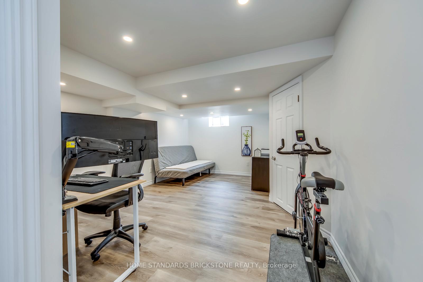Photo 27 of 36 Trevino Circle, Barrie, 400 North — HOMEH