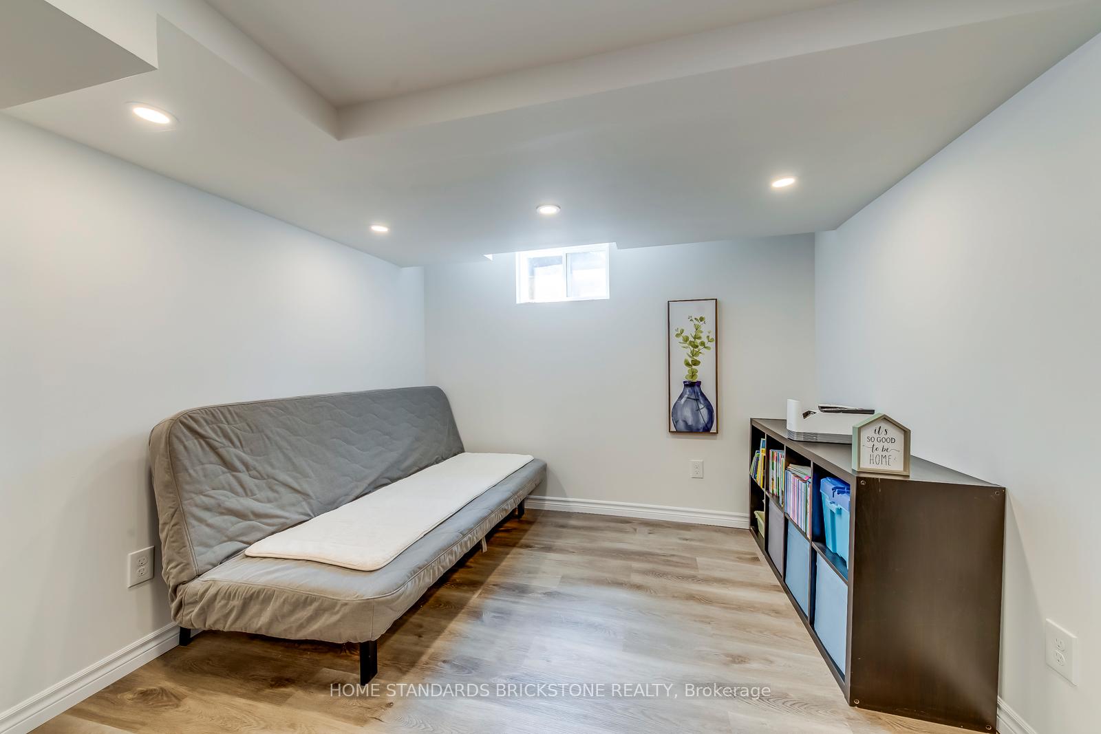 Photo 23 of 36 Trevino Circle, Barrie, 400 North — HOMEH