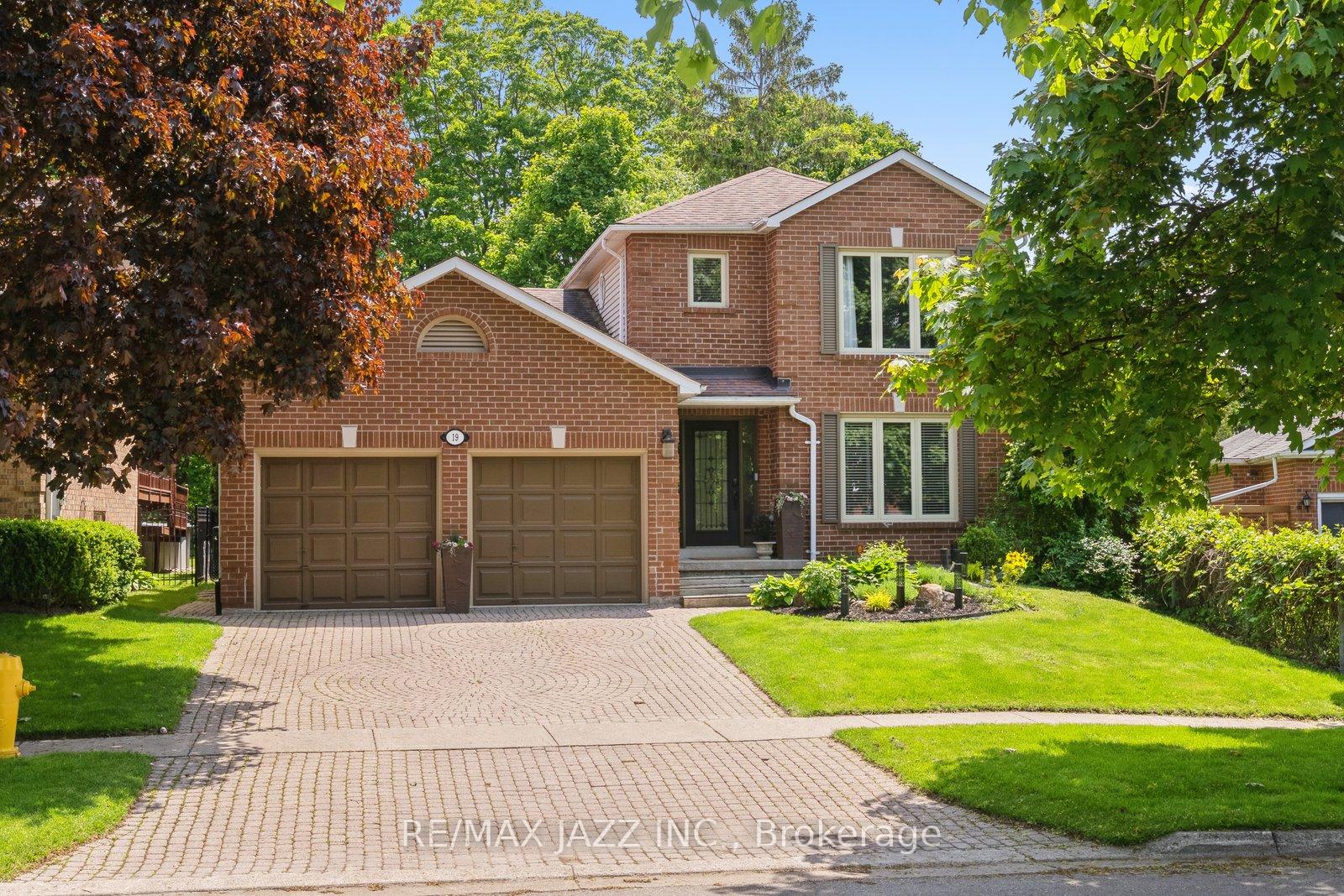 Photo 2 of 19 Valleycrest Drive, Clarington, Courtice — HOMEH