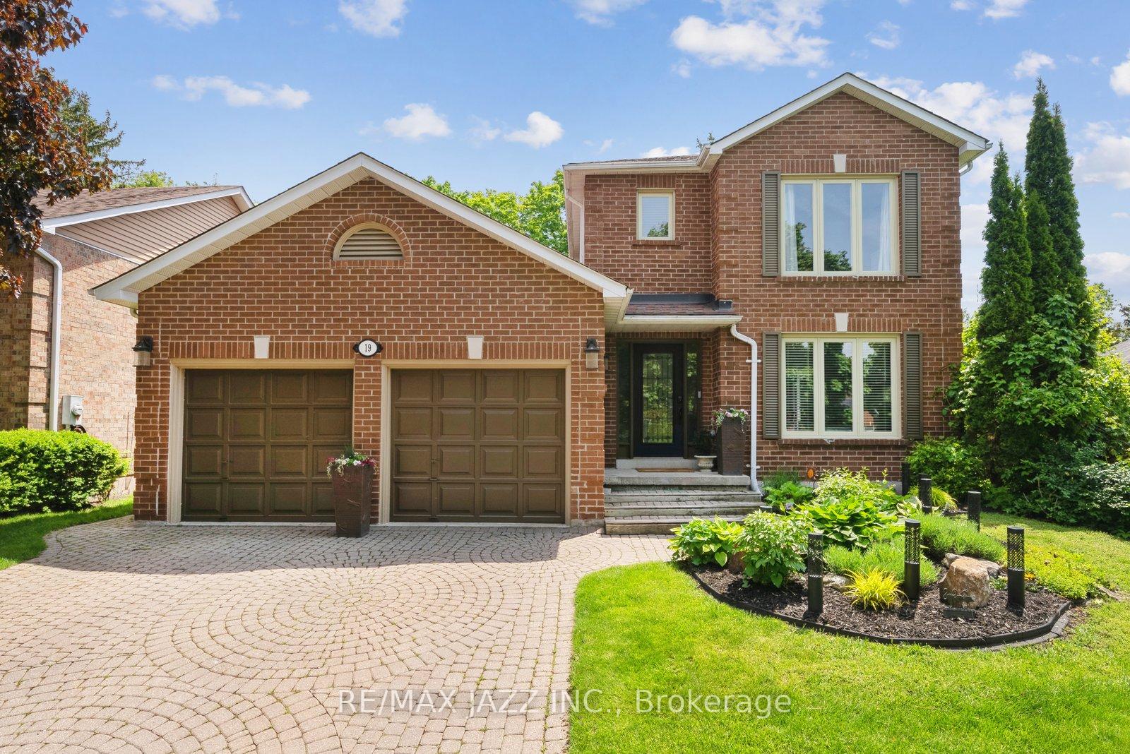 Photo 3 of 19 Valleycrest Drive, Clarington, Courtice — HOMEH