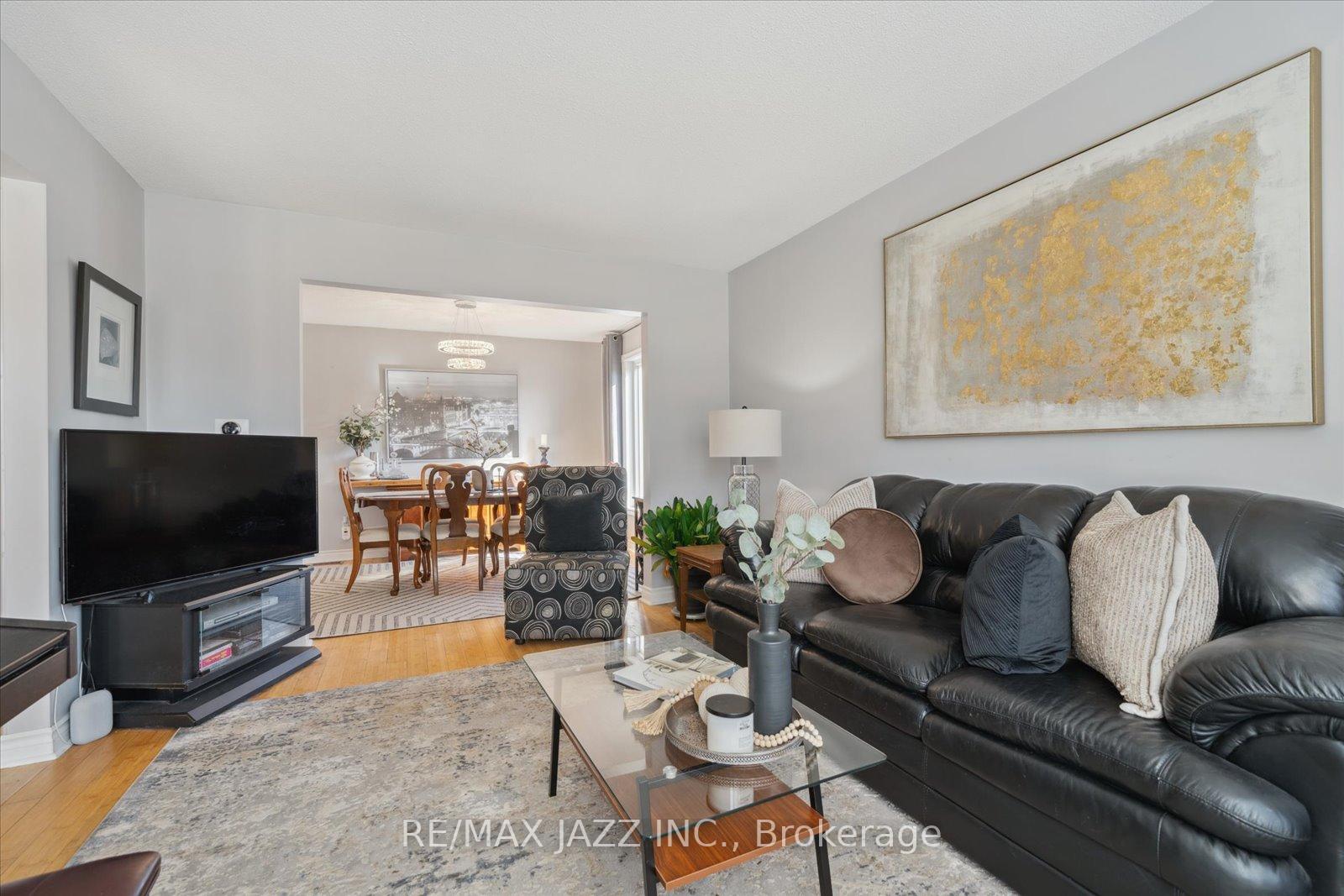 Photo 8 of 19 Valleycrest Drive, Clarington, Courtice — HOMEH