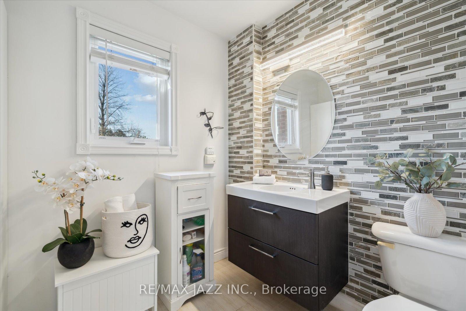 Photo 31 of 19 Valleycrest Drive, Clarington, Courtice — HOMEH
