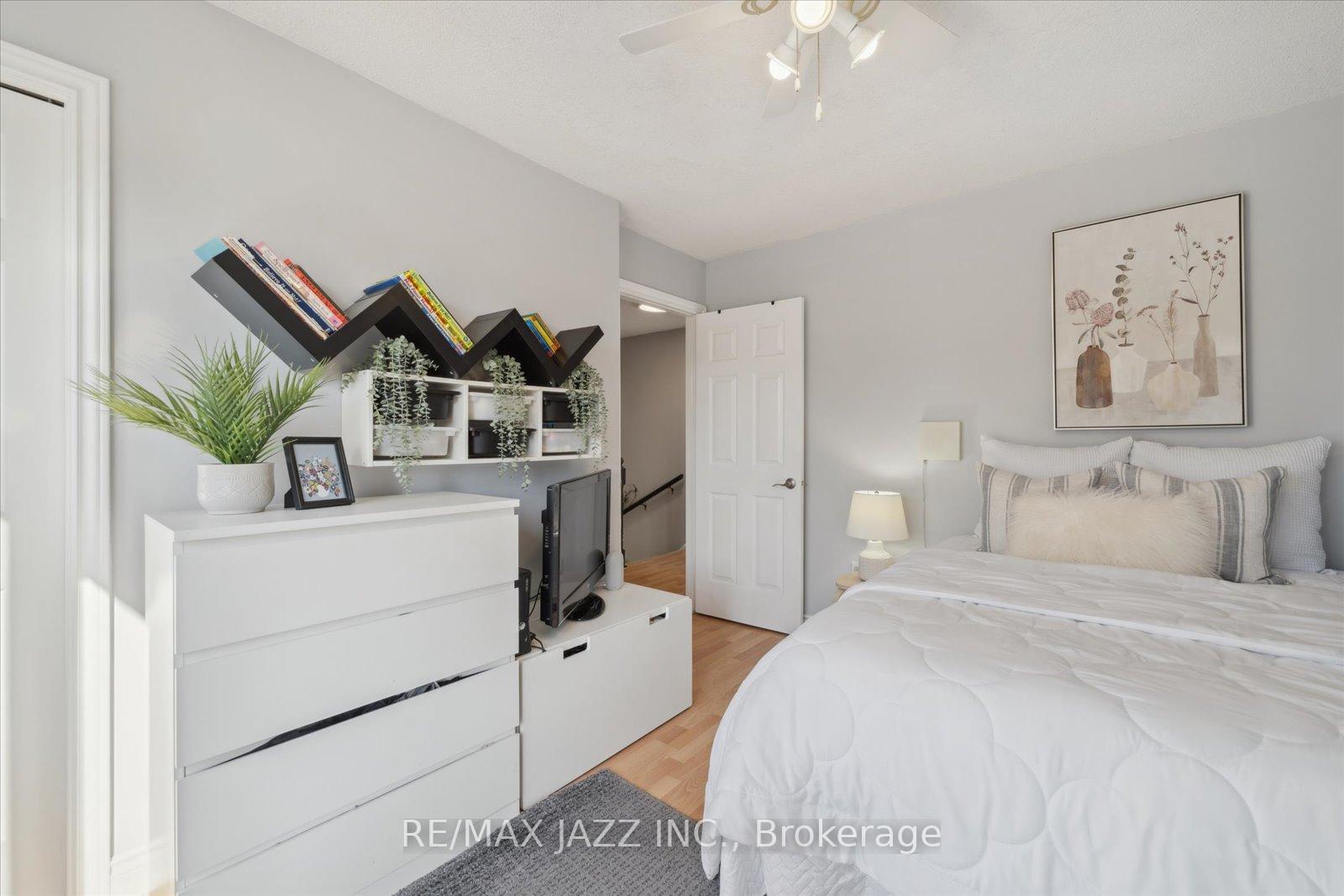 Photo 33 of 19 Valleycrest Drive, Clarington, Courtice — HOMEH