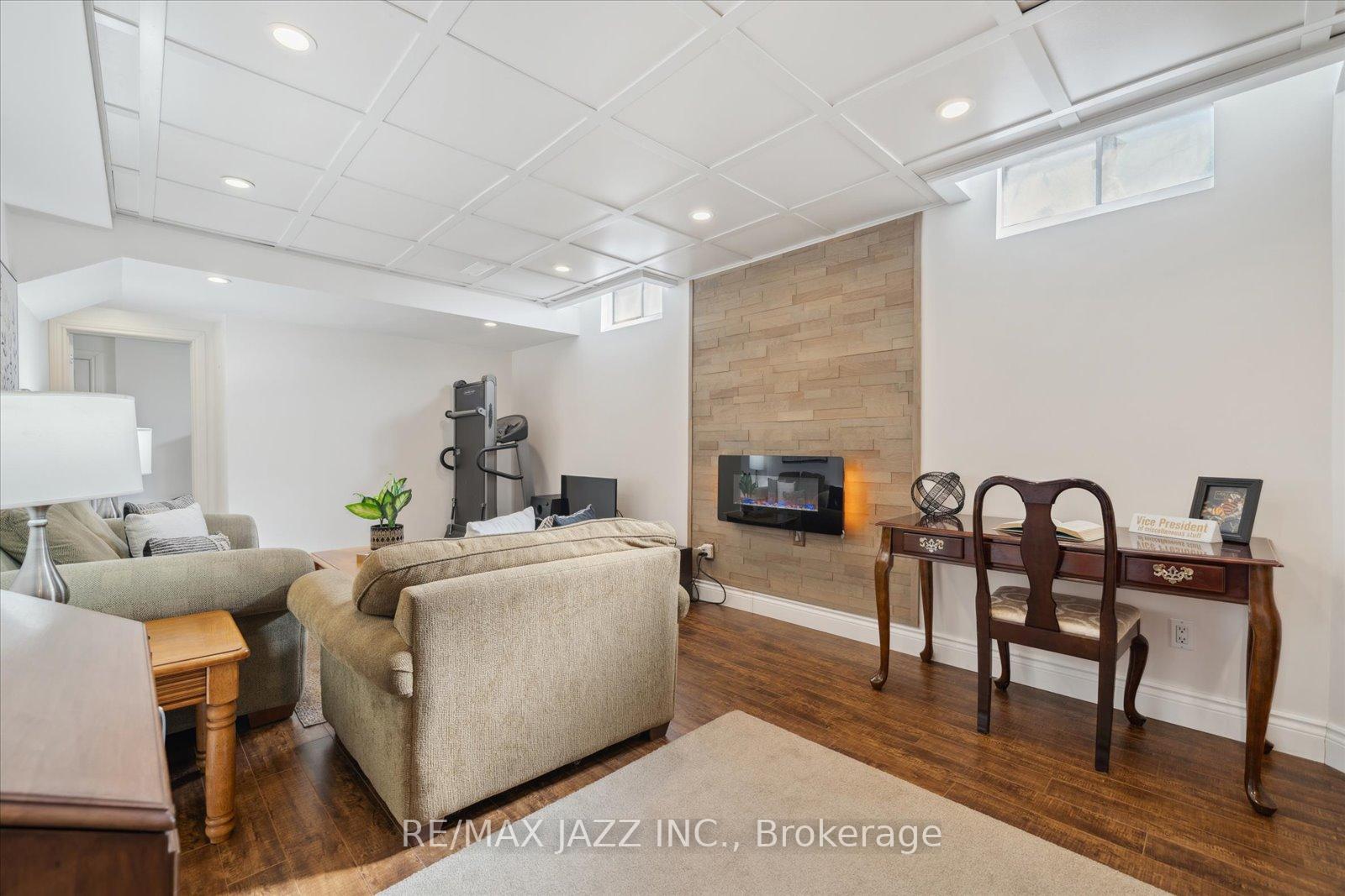 Photo 35 of 19 Valleycrest Drive, Clarington, Courtice — HOMEH