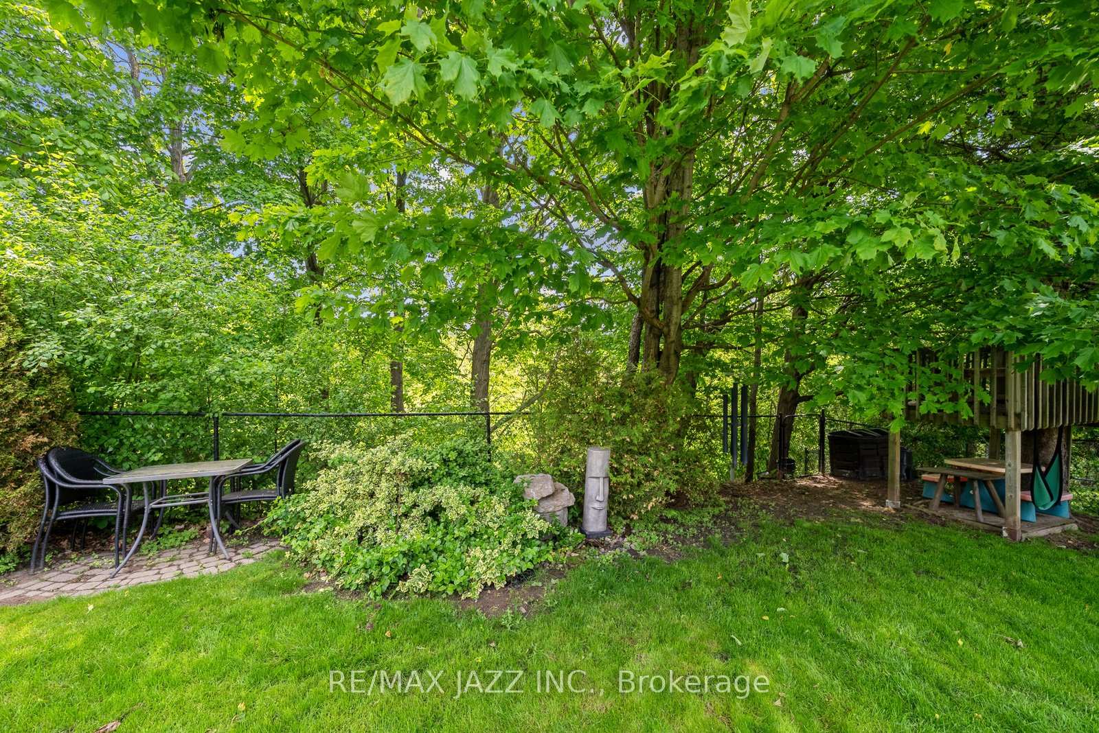 Photo 48 of 19 Valleycrest Drive, Clarington, Courtice — HOMEH