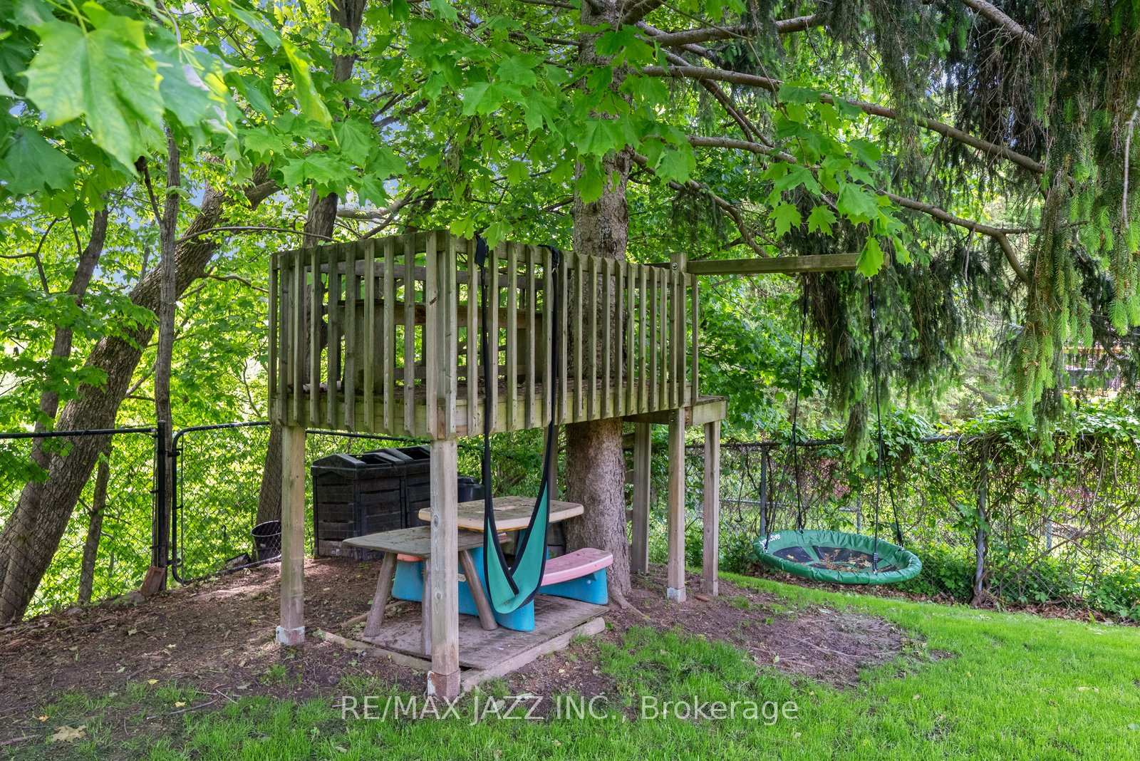 Photo 49 of 19 Valleycrest Drive, Clarington, Courtice — HOMEH