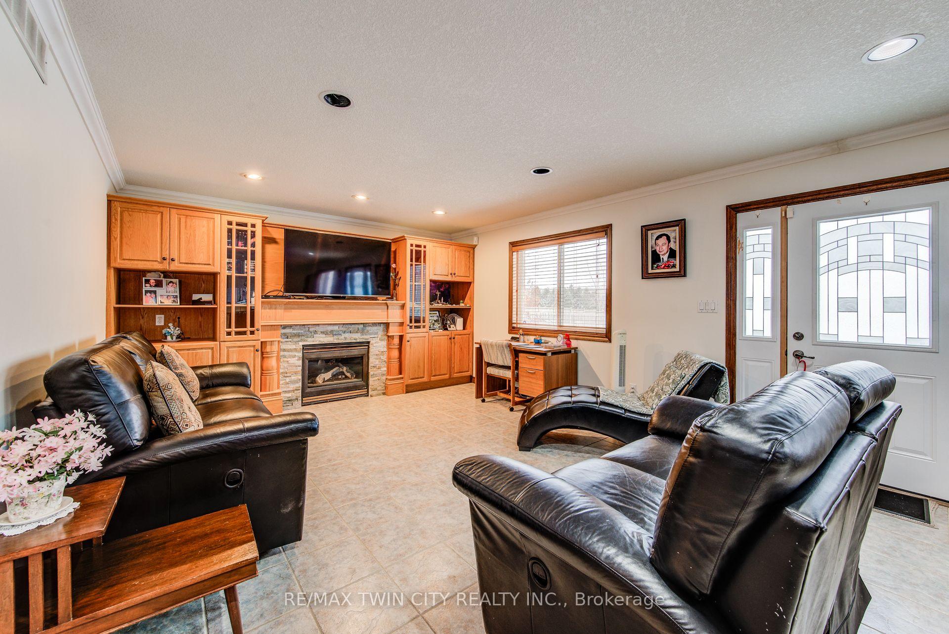 Photo 4 of 48 Wayne Avenue, Cambridge — HOMEH
