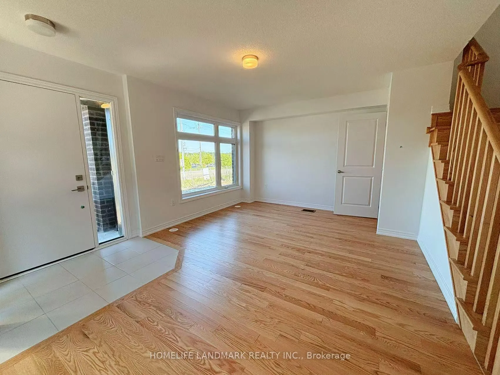 Photo 6 of 63 Sorbara Way, Whitby, Brooklin — HOMEH