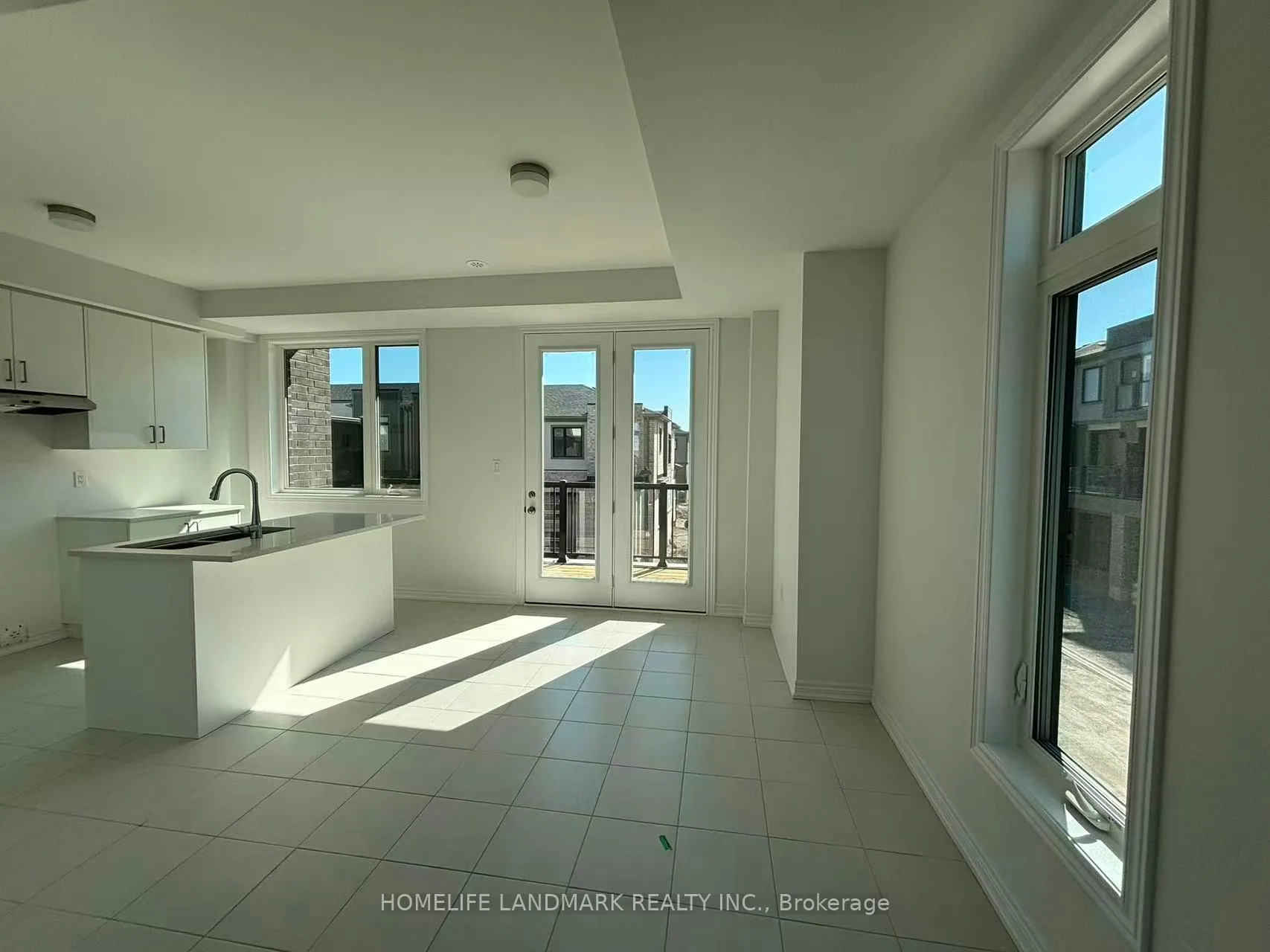 Photo 8 of 63 Sorbara Way, Whitby, Brooklin — HOMEH
