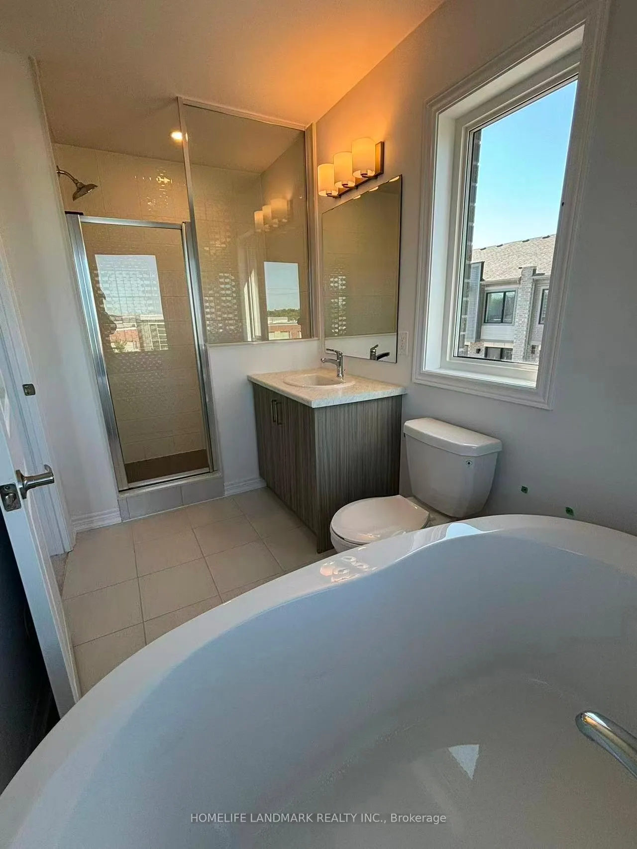 Photo 14 of 63 Sorbara Way, Whitby, Brooklin — HOMEH