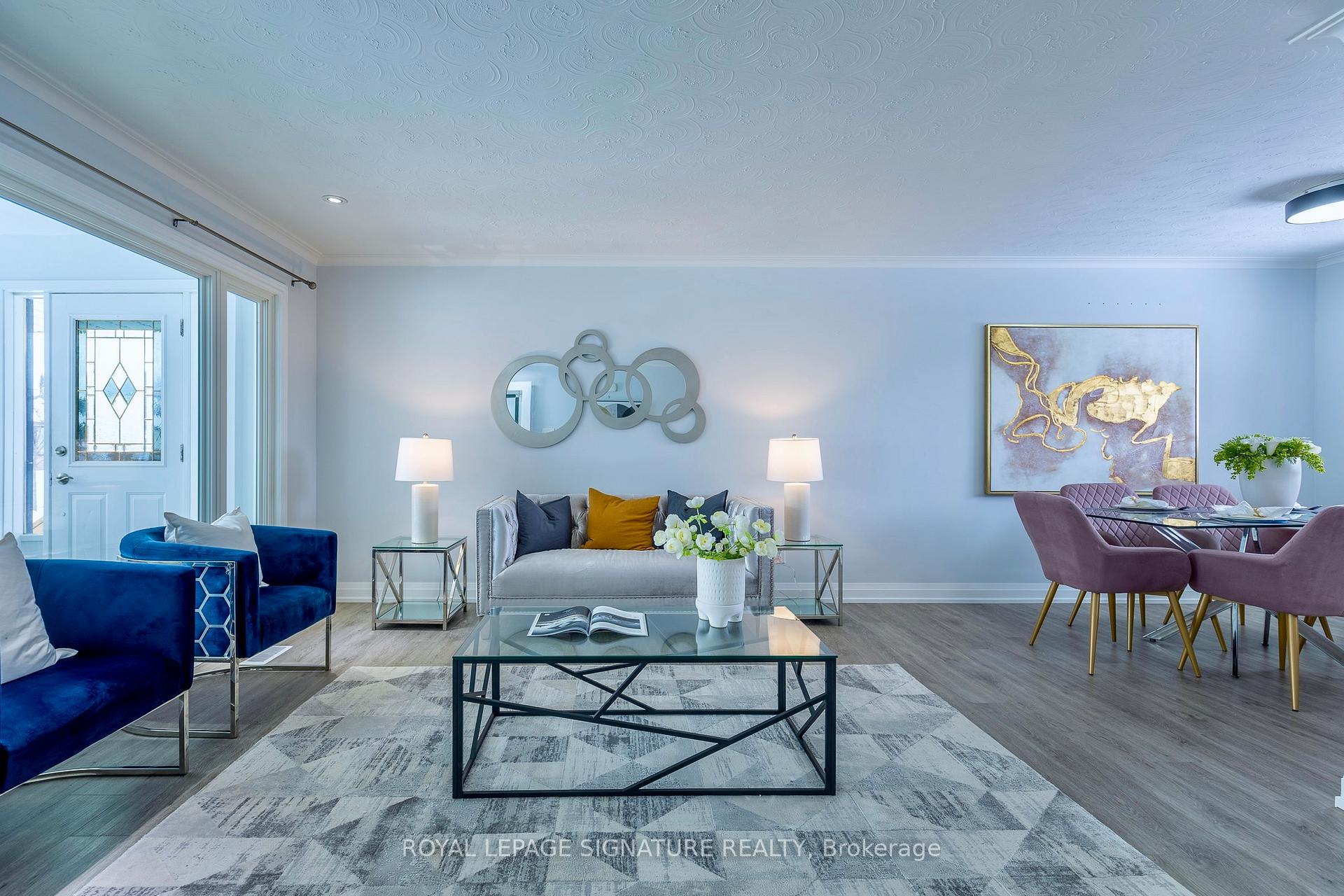 Photo 3 of 39 Stevens Crescent, Halton Hills, Georgetown — HOMEH