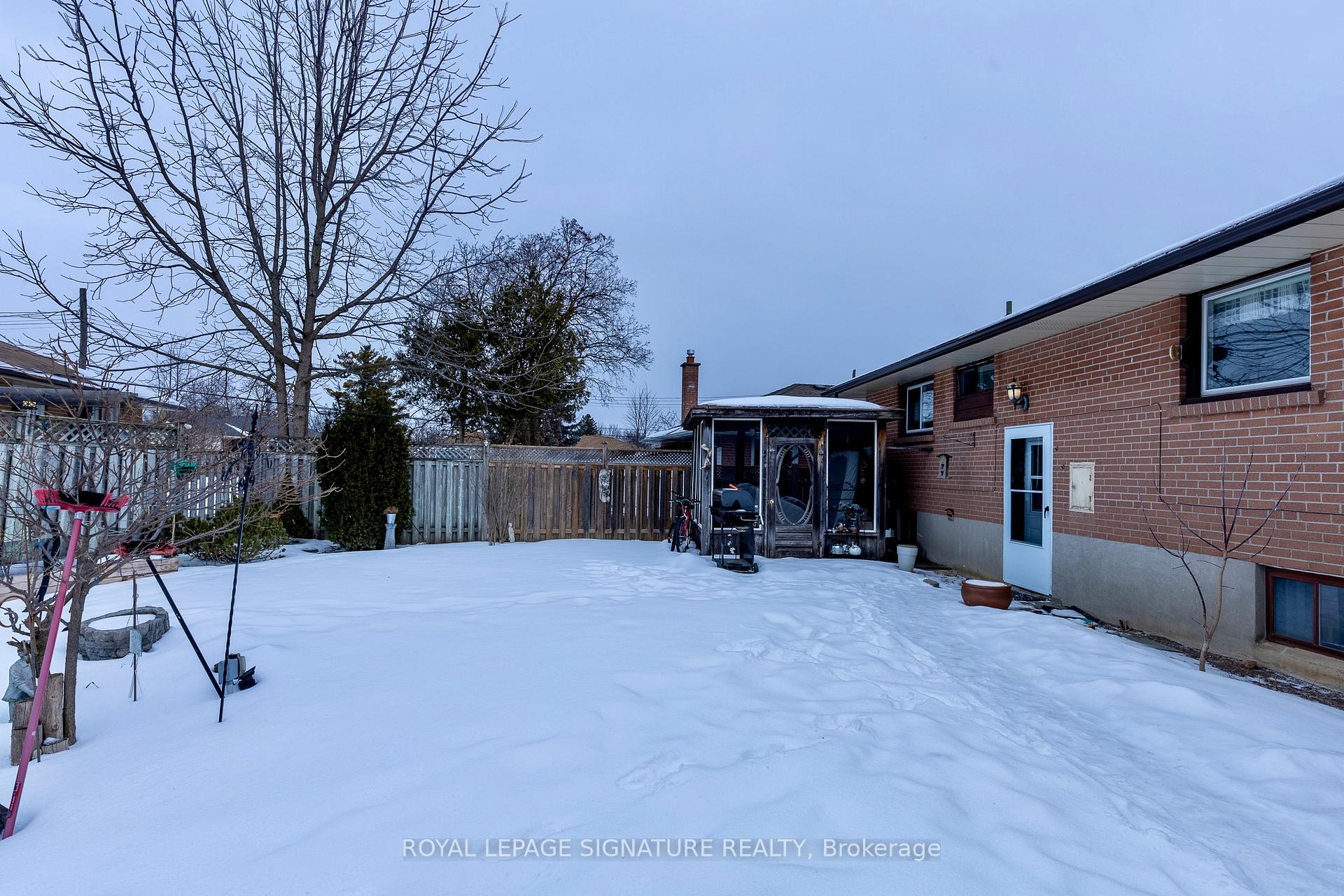 Photo 27 of 39 Stevens Crescent, Halton Hills, Georgetown — HOMEH