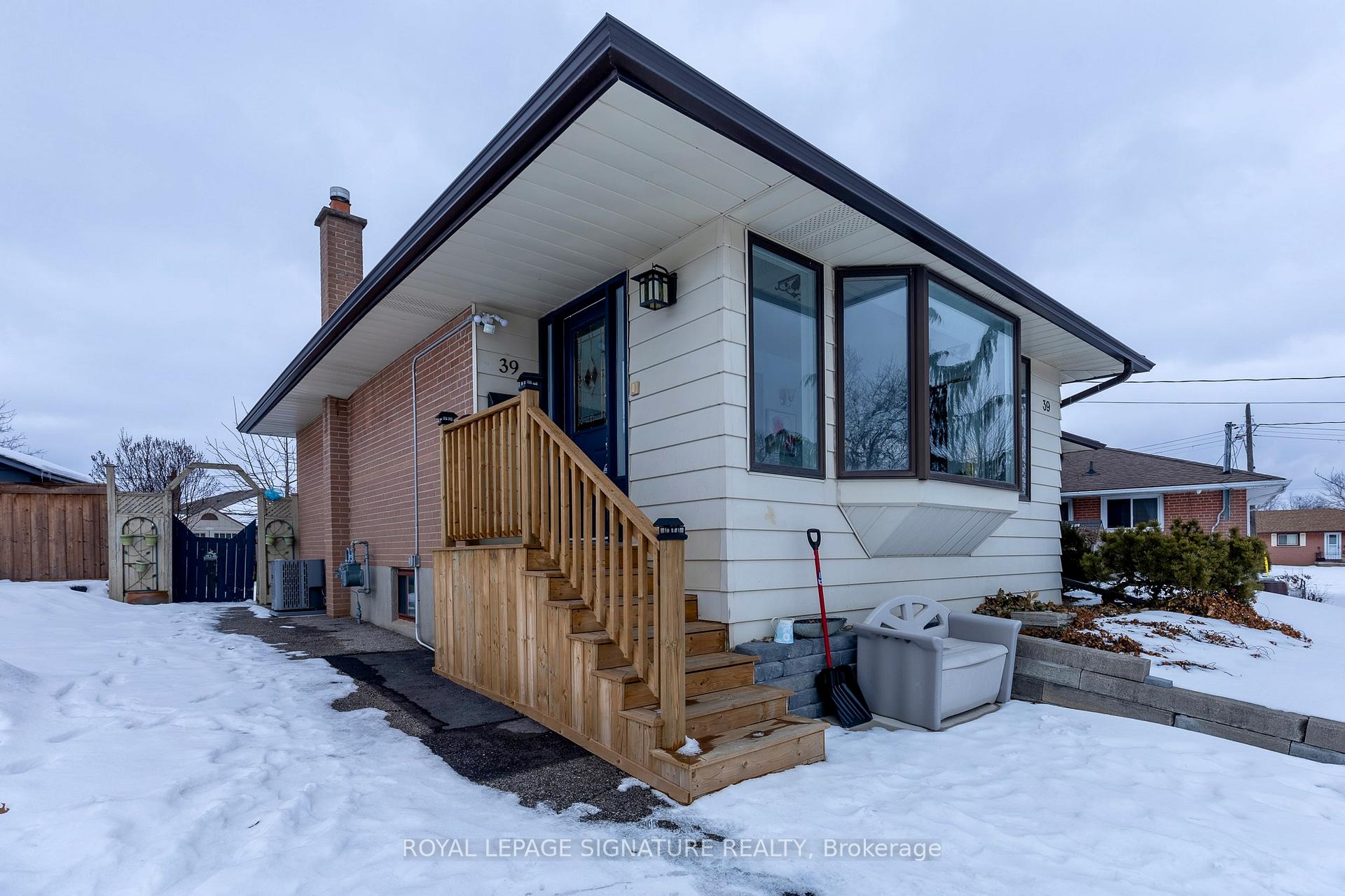 Photo 28 of 39 Stevens Crescent, Halton Hills, Georgetown — HOMEH