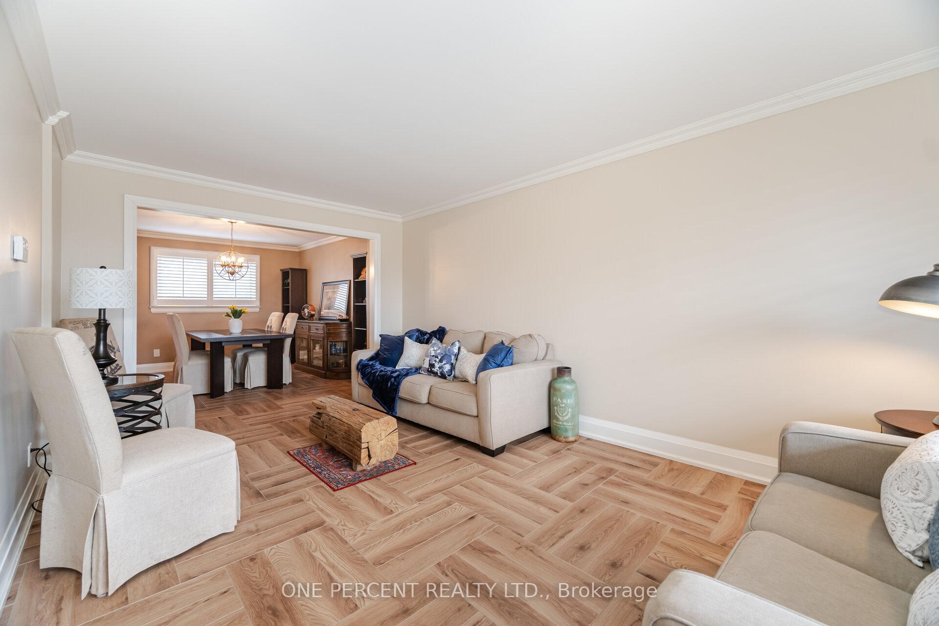 Photo 5 of 5 Bowes Court, Caledon, Bolton West — HOMEH