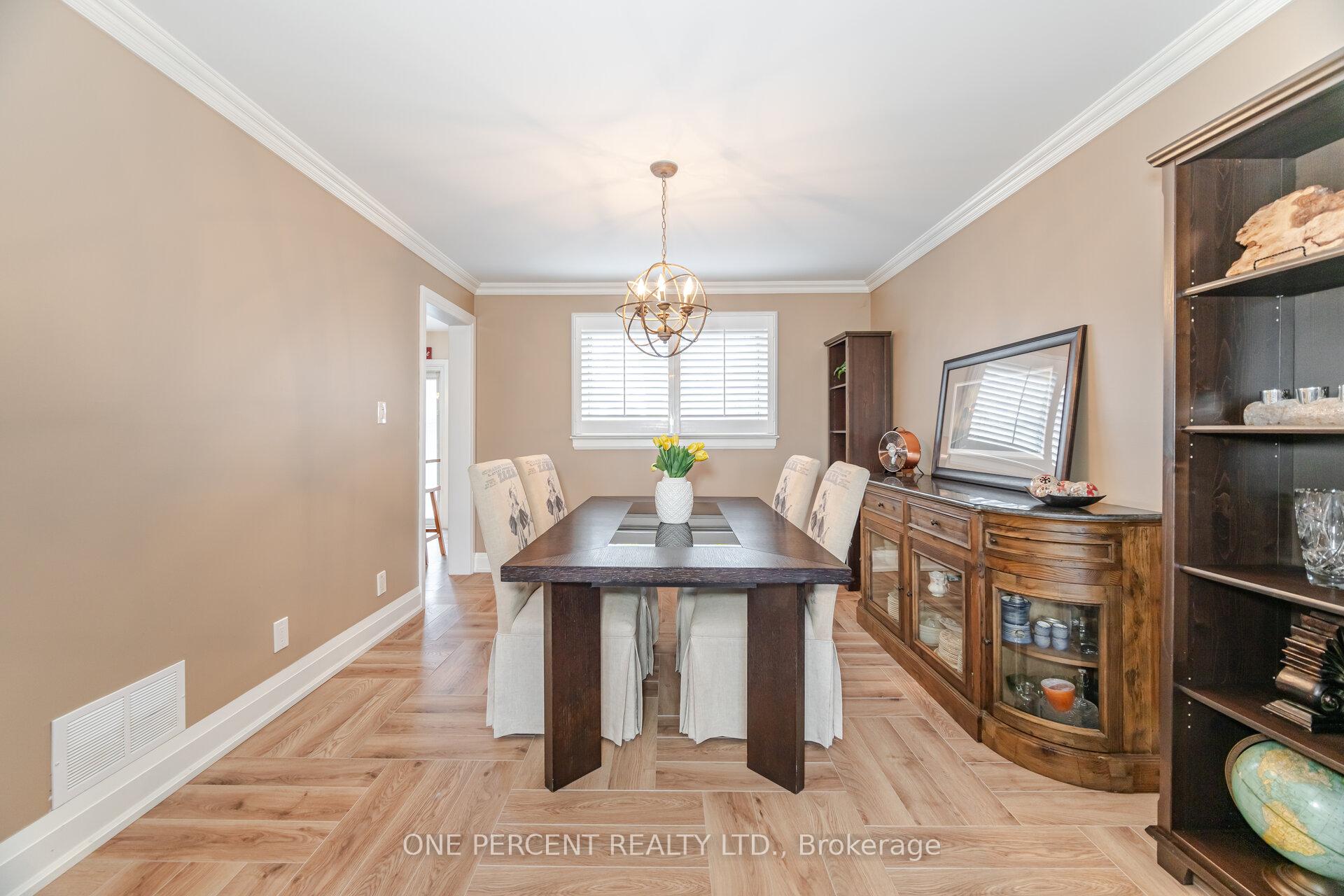Photo 7 of 5 Bowes Court, Caledon, Bolton West — HOMEH