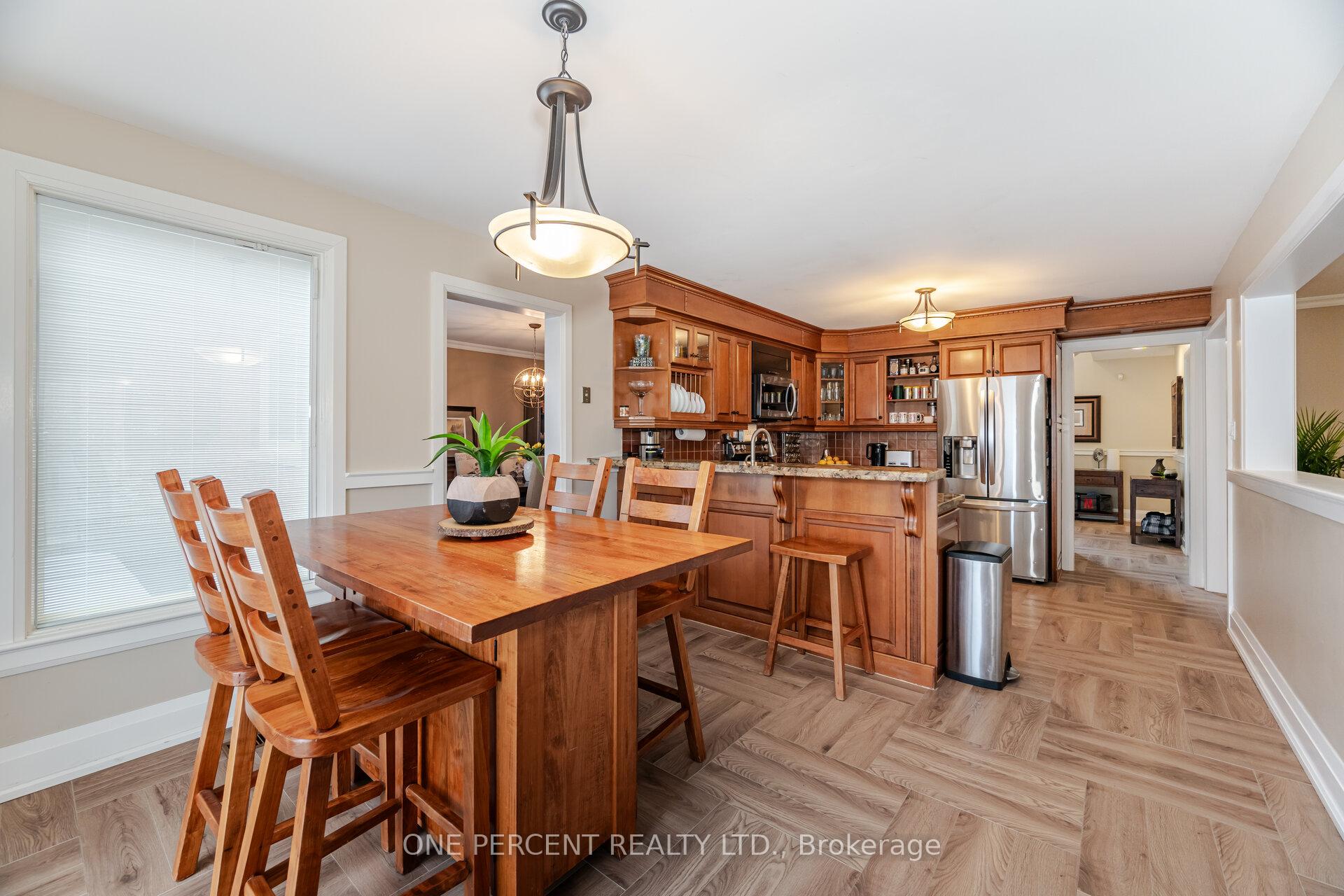 Photo 8 of 5 Bowes Court, Caledon, Bolton West — HOMEH