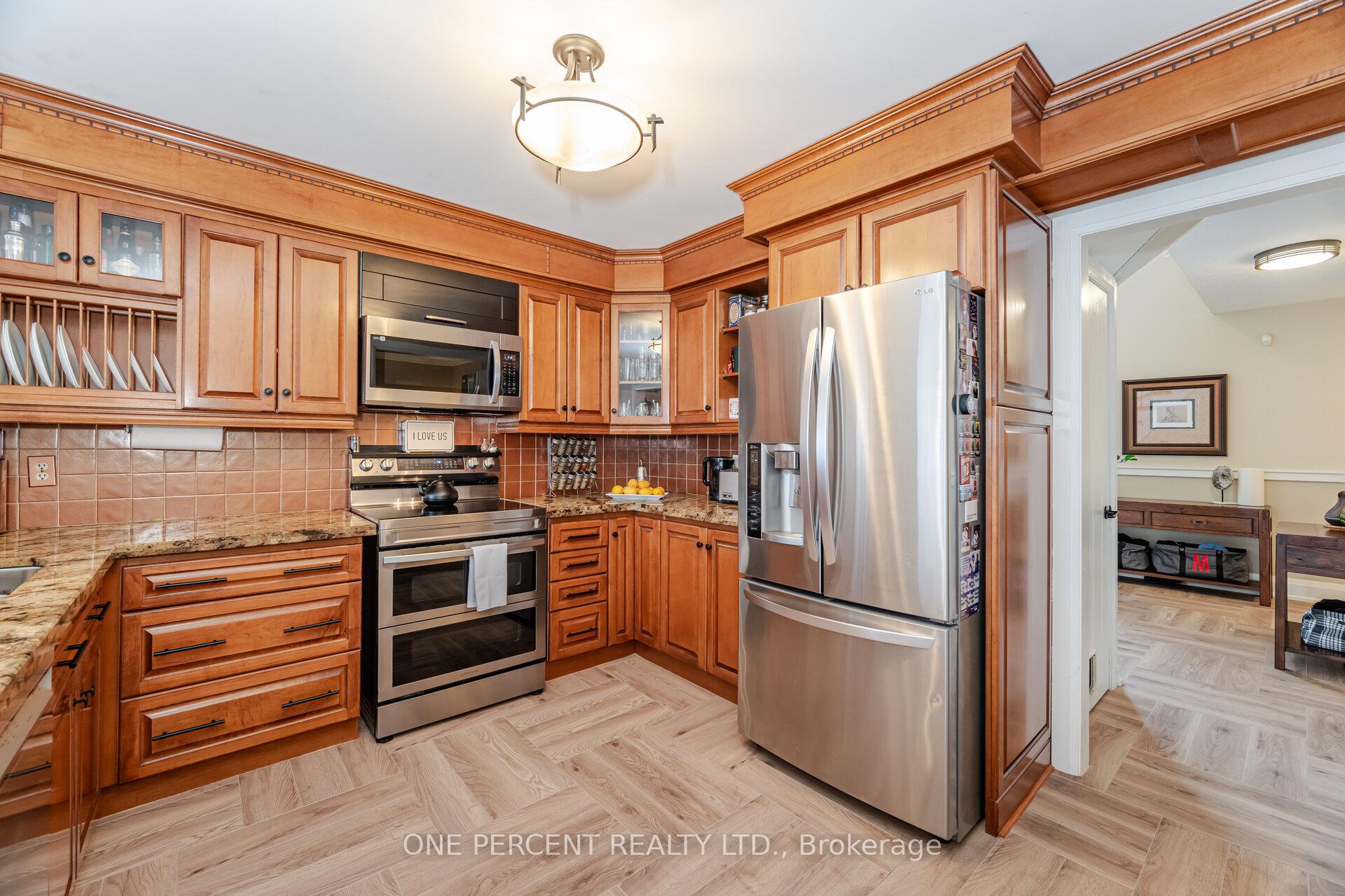 Photo 13 of 5 Bowes Court, Caledon, Bolton West — HOMEH