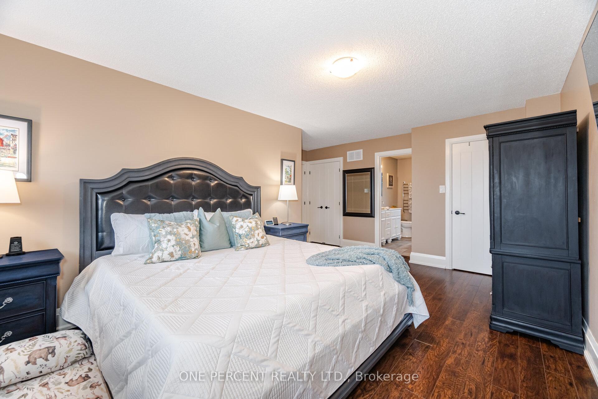 Photo 20 of 5 Bowes Court, Caledon, Bolton West — HOMEH