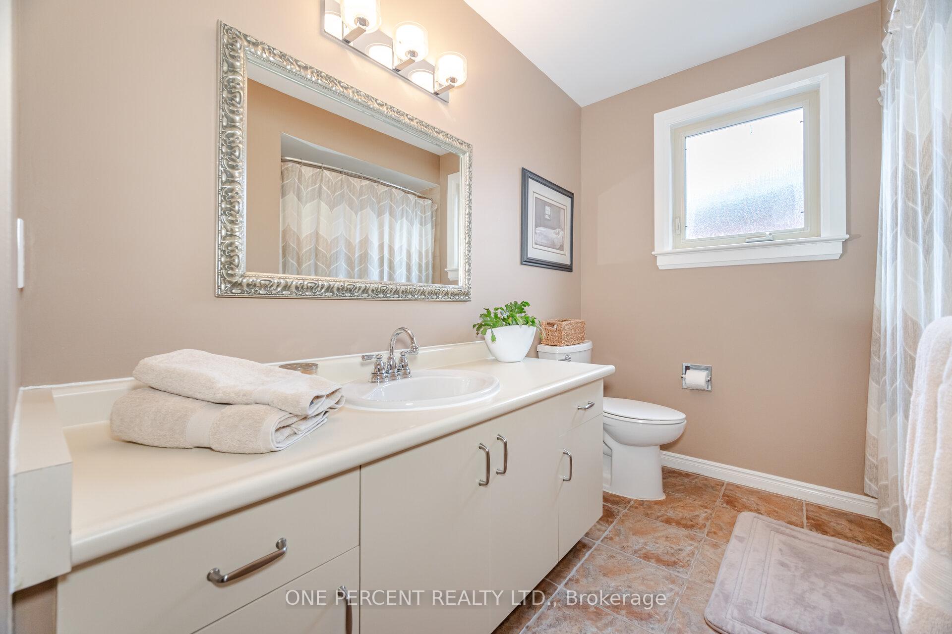 Photo 29 of 5 Bowes Court, Caledon, Bolton West — HOMEH