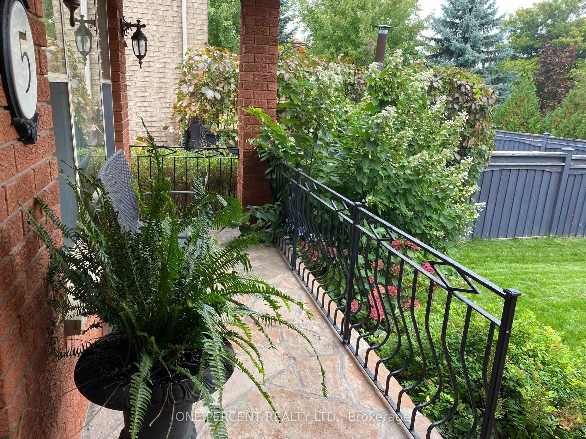Photo 43 of 5 Bowes Court, Caledon, Bolton West — HOMEH