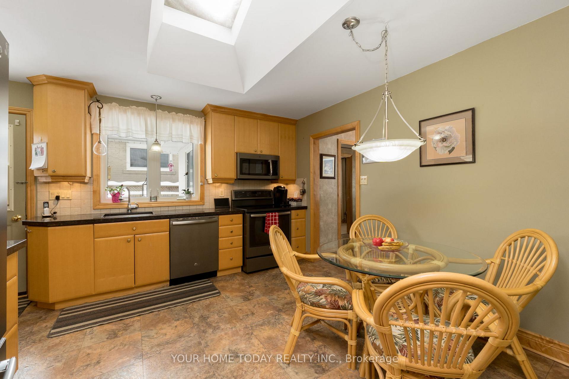 Photo 15 of 78 Marilyn Crescent, Halton Hills, Georgetown — HOMEH