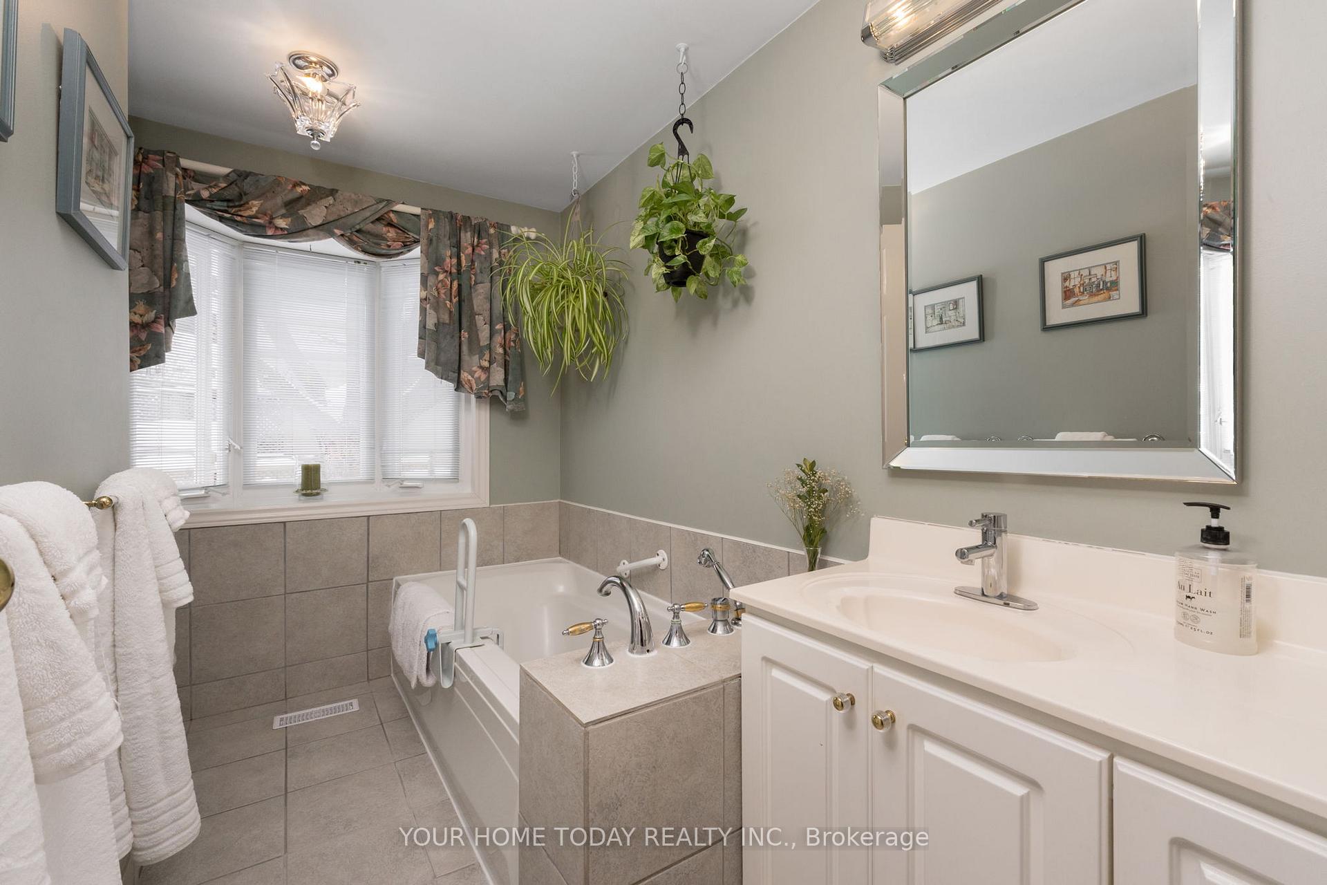 Photo 26 of 78 Marilyn Crescent, Halton Hills, Georgetown — HOMEH