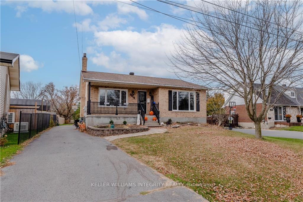 Photo 2 of 2402 Edgar Street, Cornwall — HOMEH