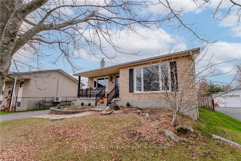 Photo 3 of 2402 Edgar Street, Cornwall — HOMEH