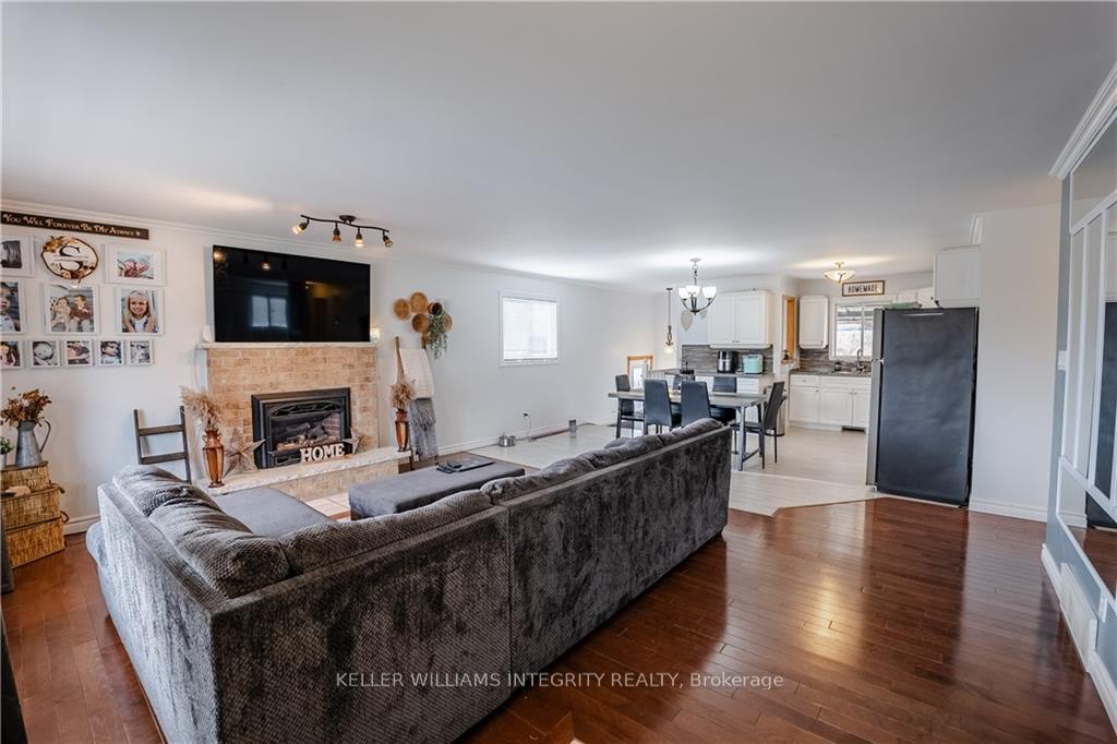 Photo 10 of 2402 Edgar Street, Cornwall — HOMEH