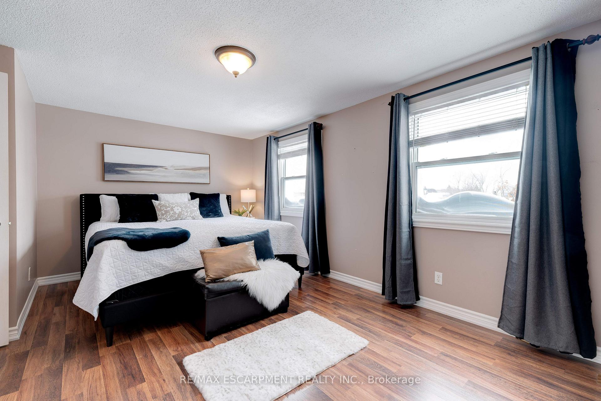 Photo 13 of 138 Sekura Crescent, Cambridge — HOMEH