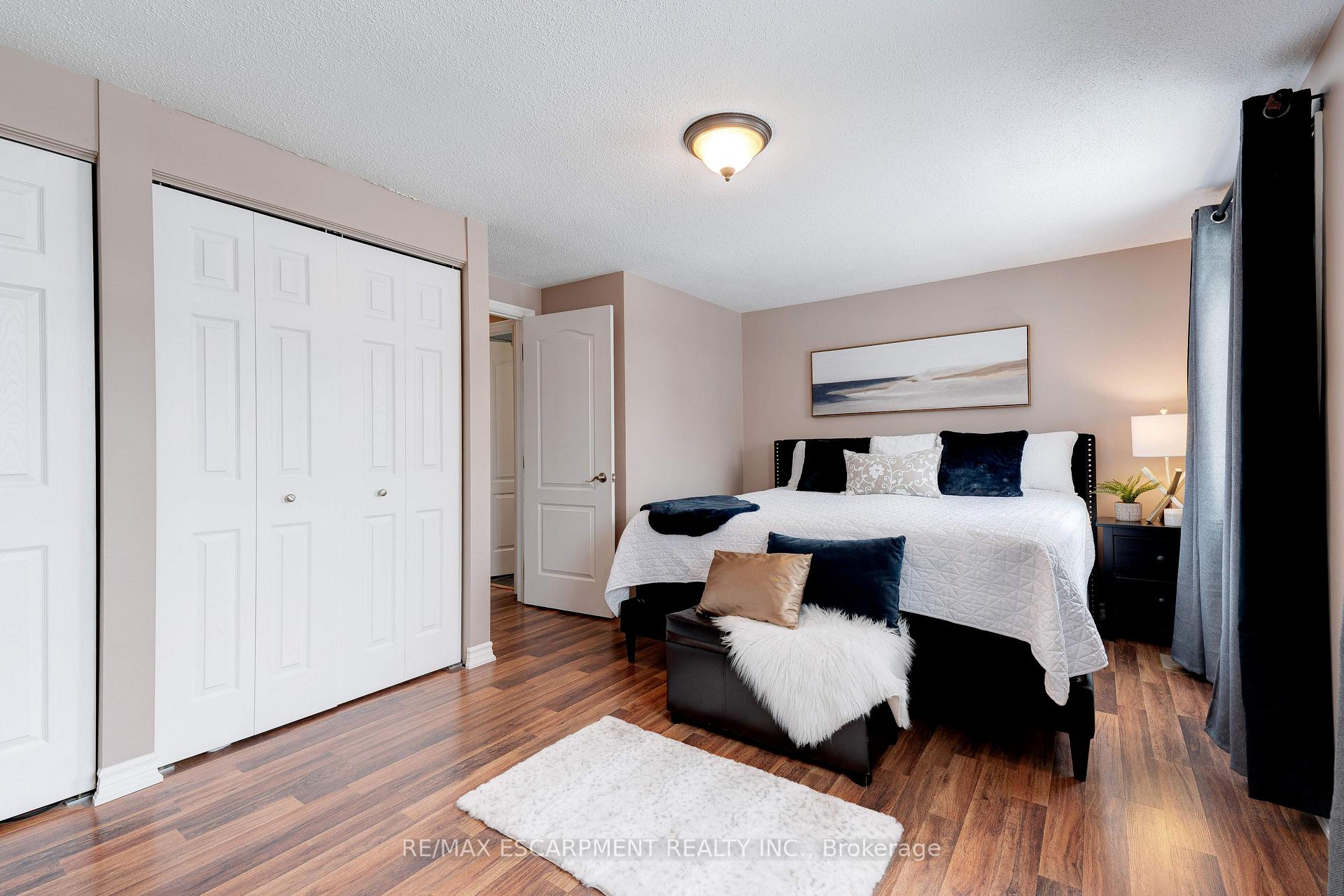 Photo 14 of 138 Sekura Crescent, Cambridge — HOMEH