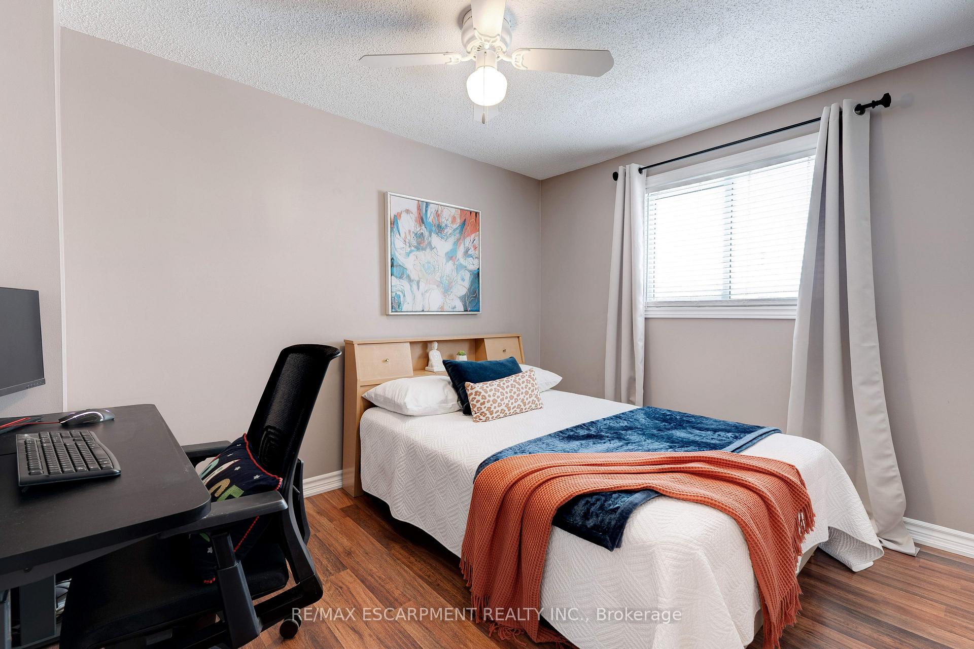Photo 16 of 138 Sekura Crescent, Cambridge — HOMEH