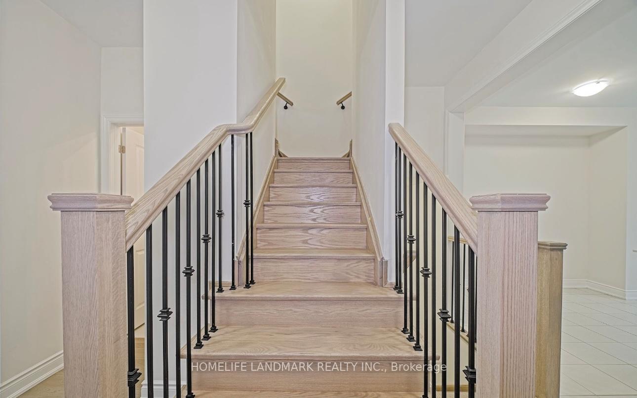 Photo 4 of 3275 Sixth Line, Oakville, Glenorchy — HOMEH