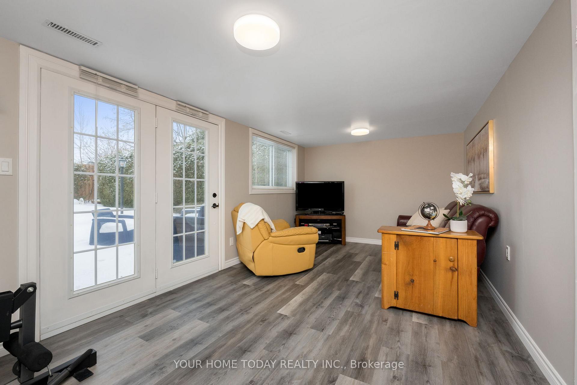 Photo 5 of 76 Marilyn Crescent, Halton Hills, Georgetown — HOMEH