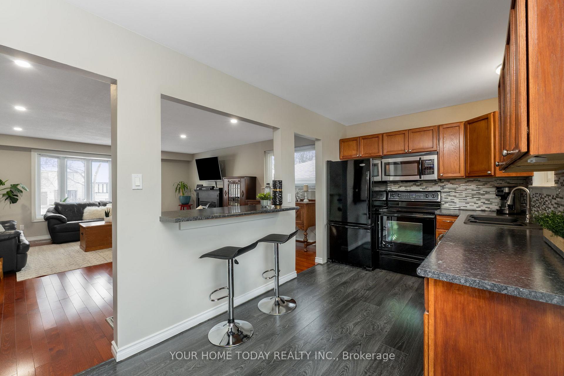 Photo 9 of 76 Marilyn Crescent, Halton Hills, Georgetown — HOMEH