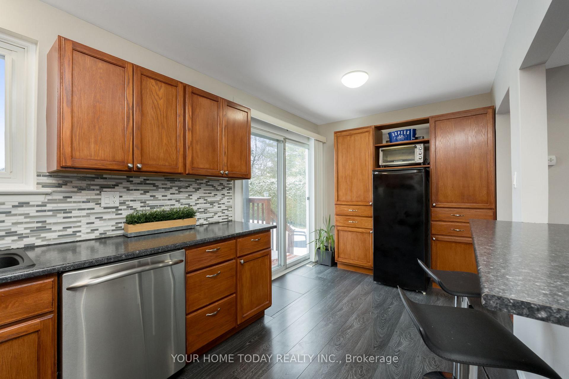 Photo 11 of 76 Marilyn Crescent, Halton Hills, Georgetown — HOMEH