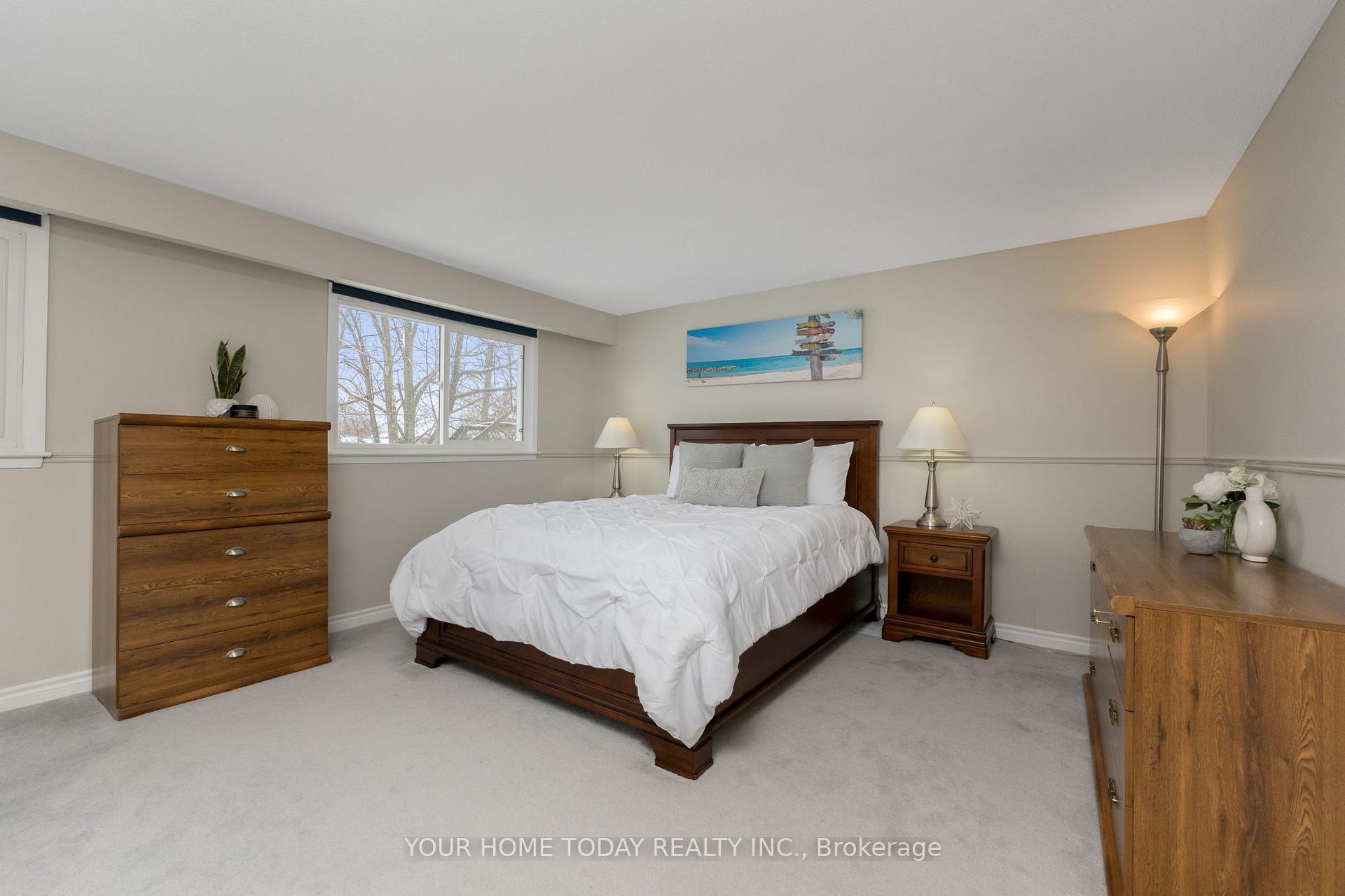 Photo 12 of 76 Marilyn Crescent, Halton Hills, Georgetown — HOMEH