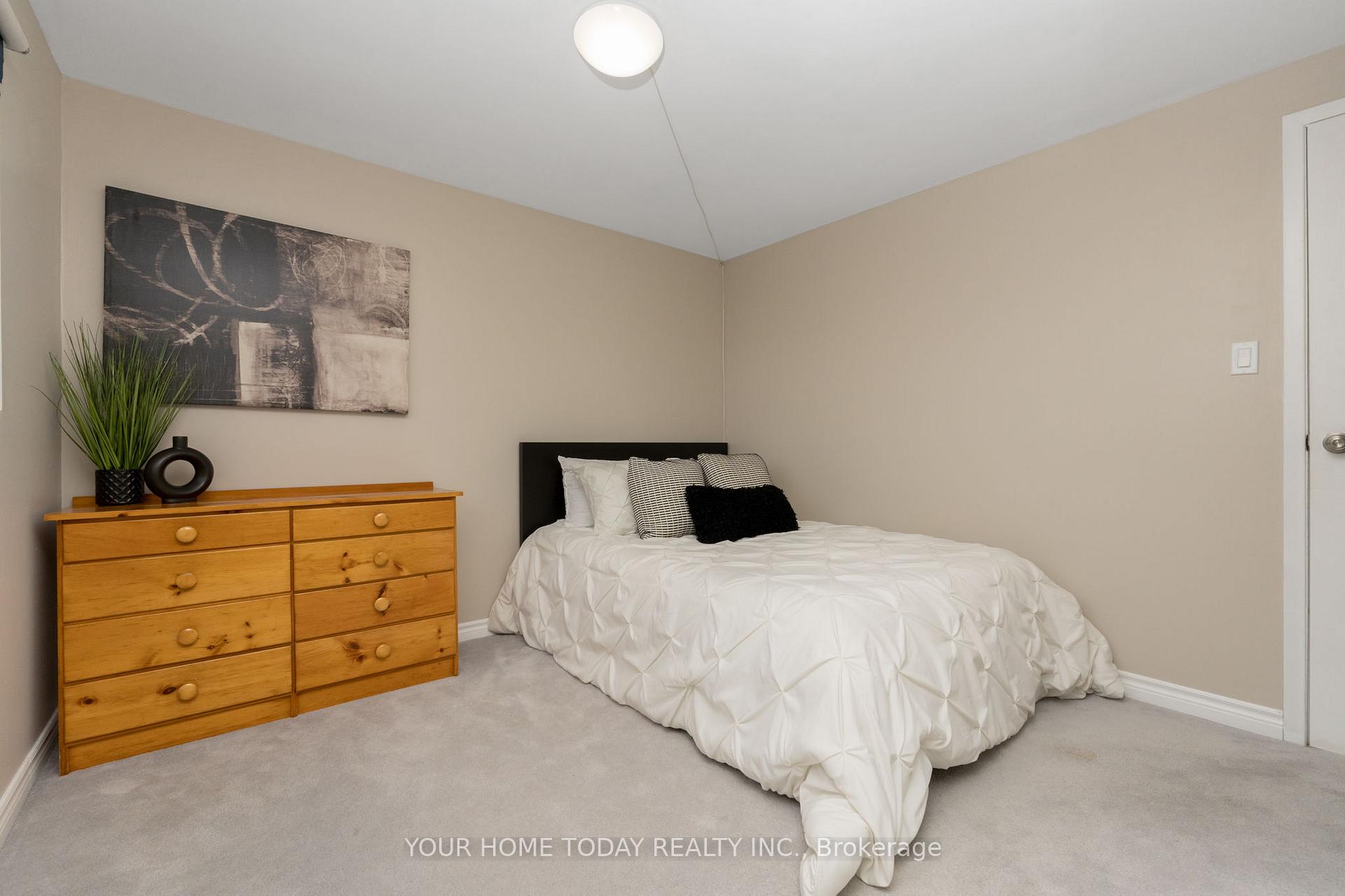 Photo 15 of 76 Marilyn Crescent, Halton Hills, Georgetown — HOMEH