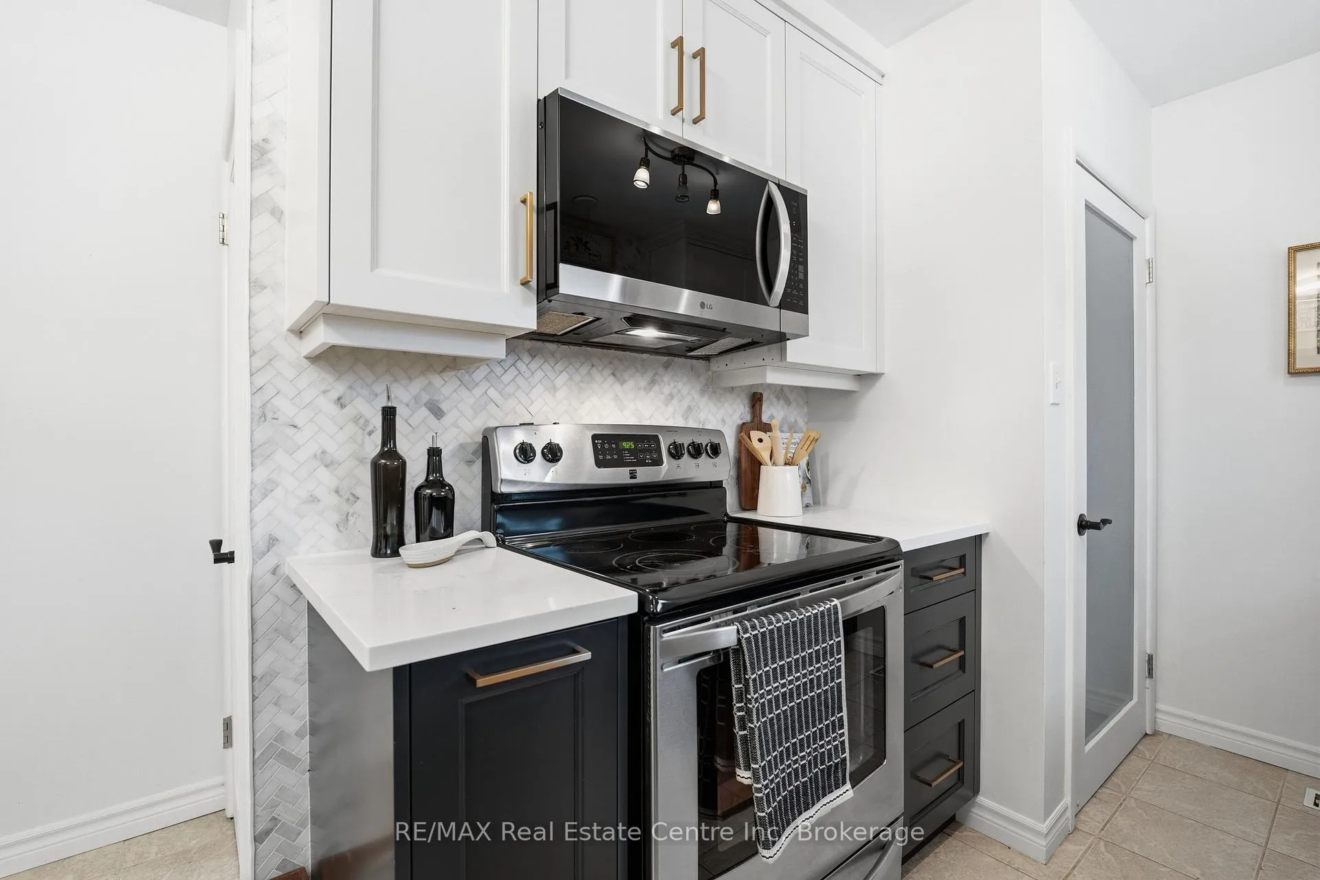 Photo 7 of 154 Waverley Drive, Guelph, Riverside Park — HOMEH