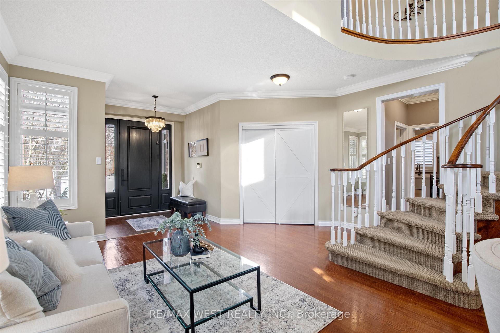 Photo 5 of 6 Robina Avenue, Halton Hills, Georgetown — HOMEH