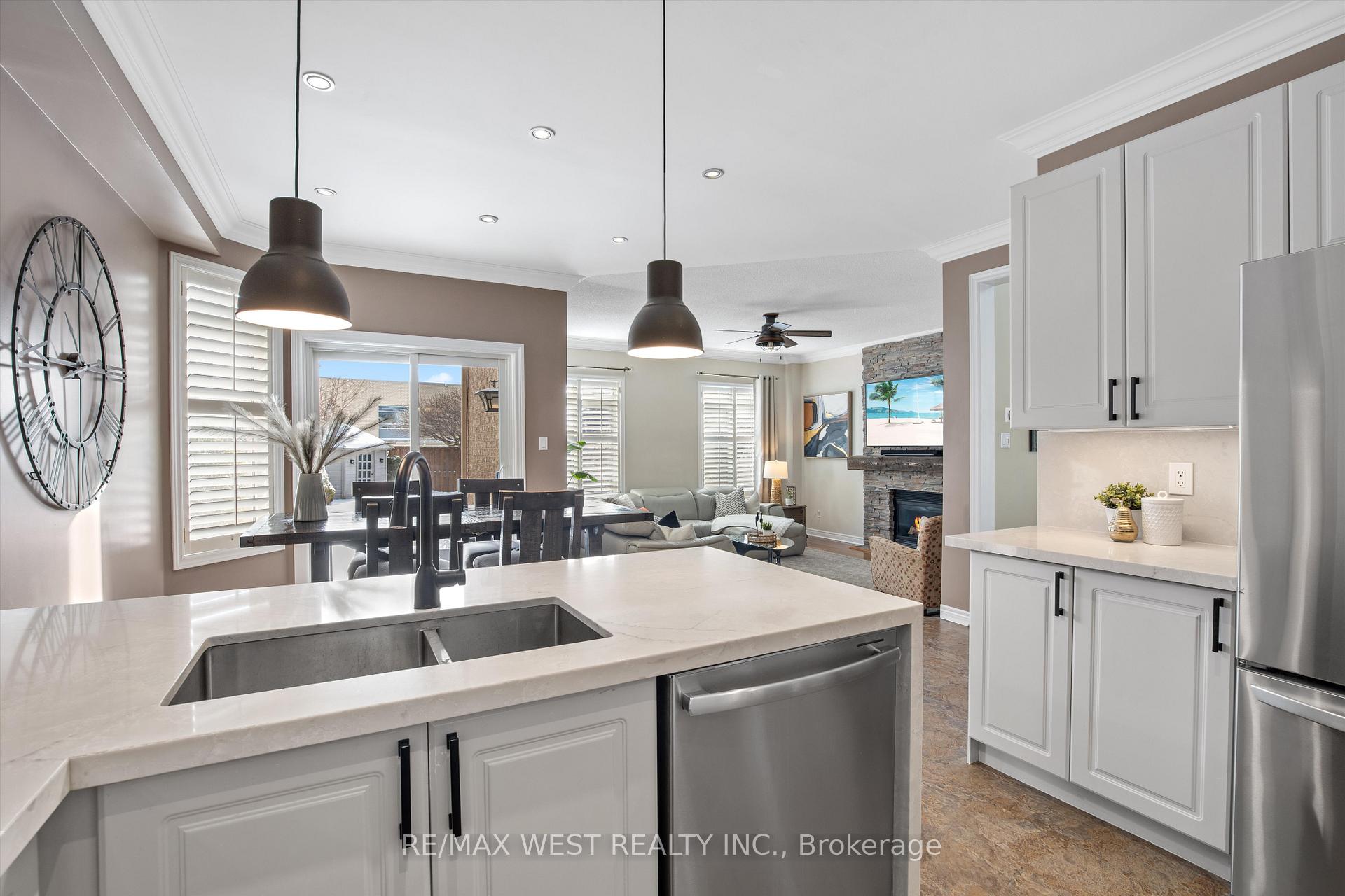 Photo 9 of 6 Robina Avenue, Halton Hills, Georgetown — HOMEH