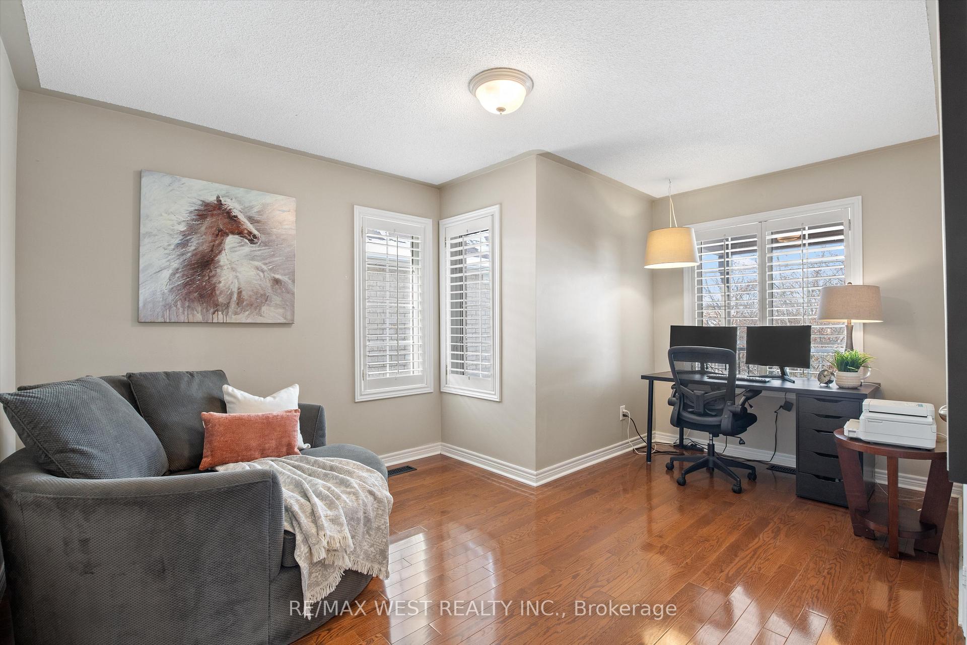 Photo 13 of 6 Robina Avenue, Halton Hills, Georgetown — HOMEH