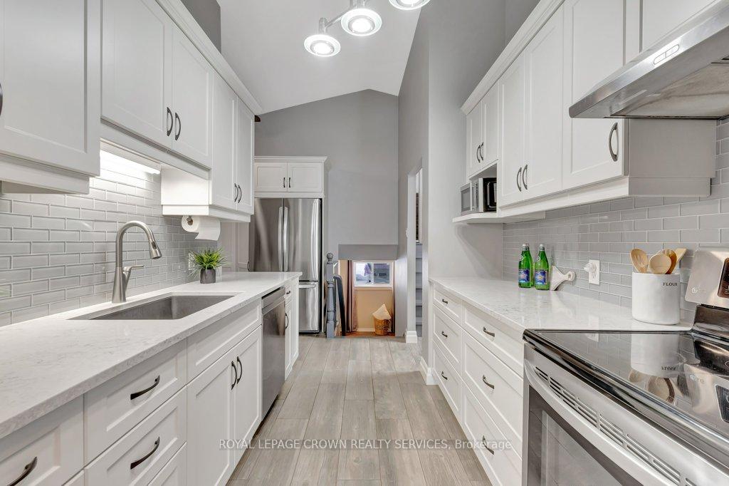 Photo 9 of 542 Trico Drive, Cambridge — HOMEH