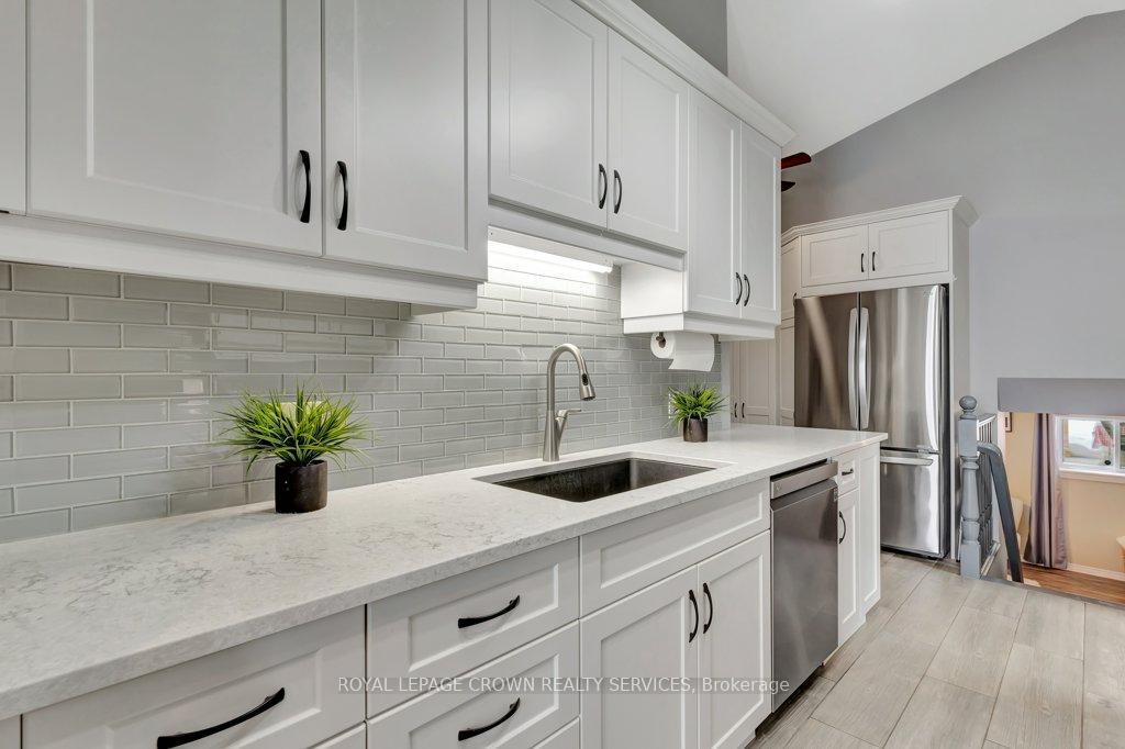 Photo 10 of 542 Trico Drive, Cambridge — HOMEH